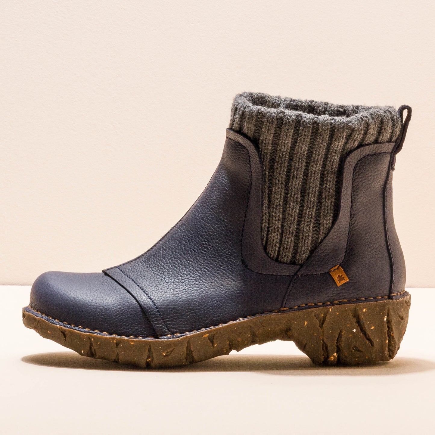gid://shopify/Product/15700299841868_4