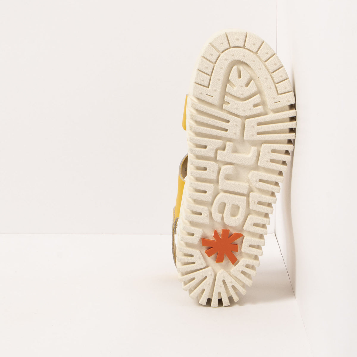 gid://shopify/Product/16171280007500_6