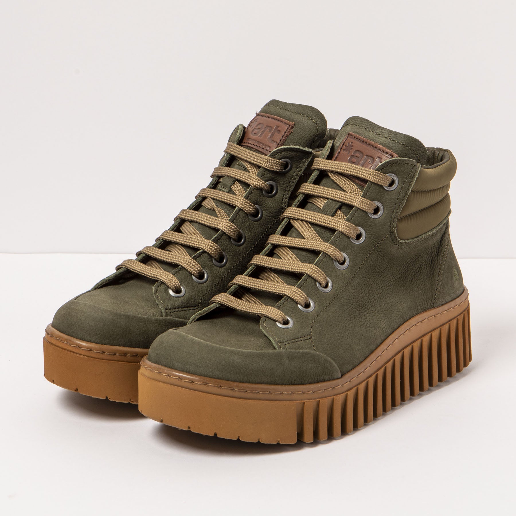 gid://shopify/Product/15785725133132_5