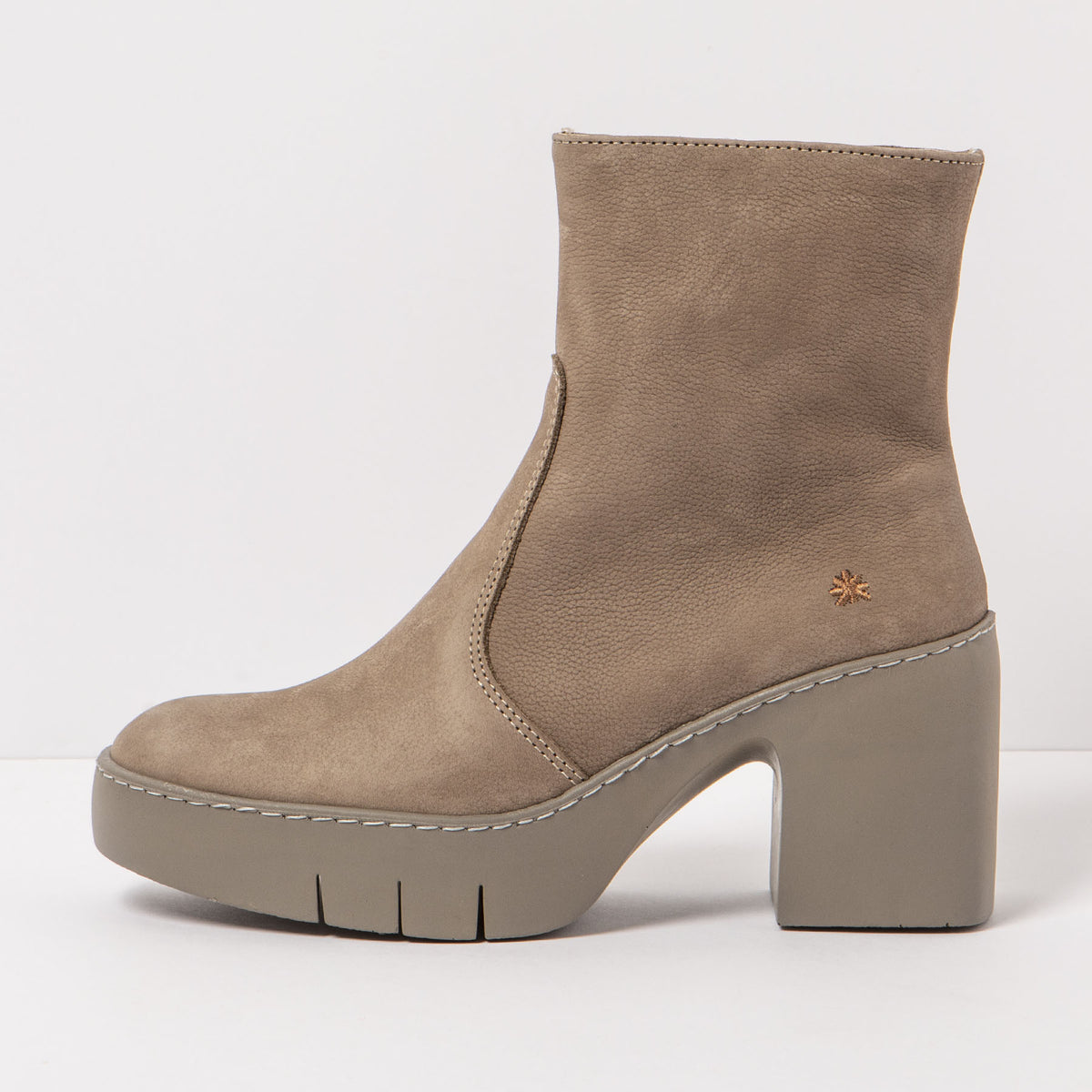 gid://shopify/Product/16171422089548_4