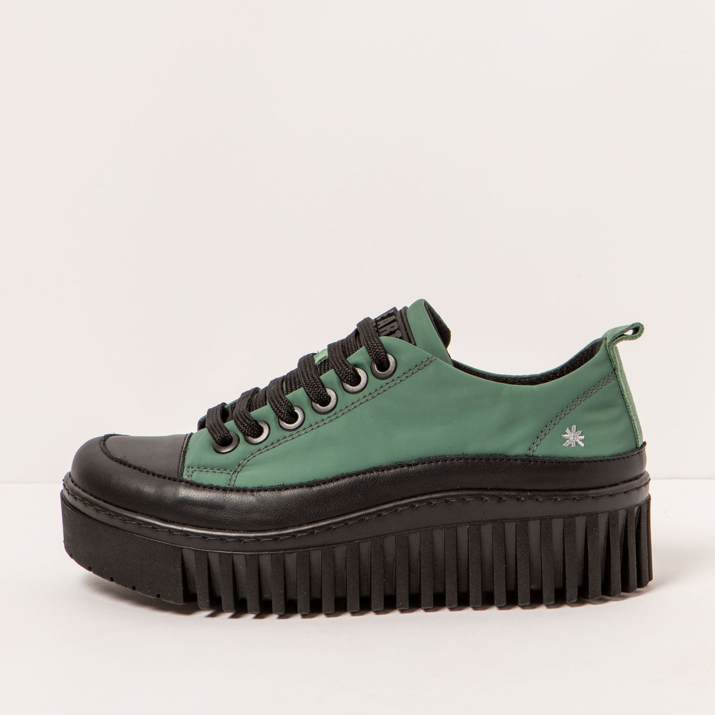 gid://shopify/Product/15694039712076_1