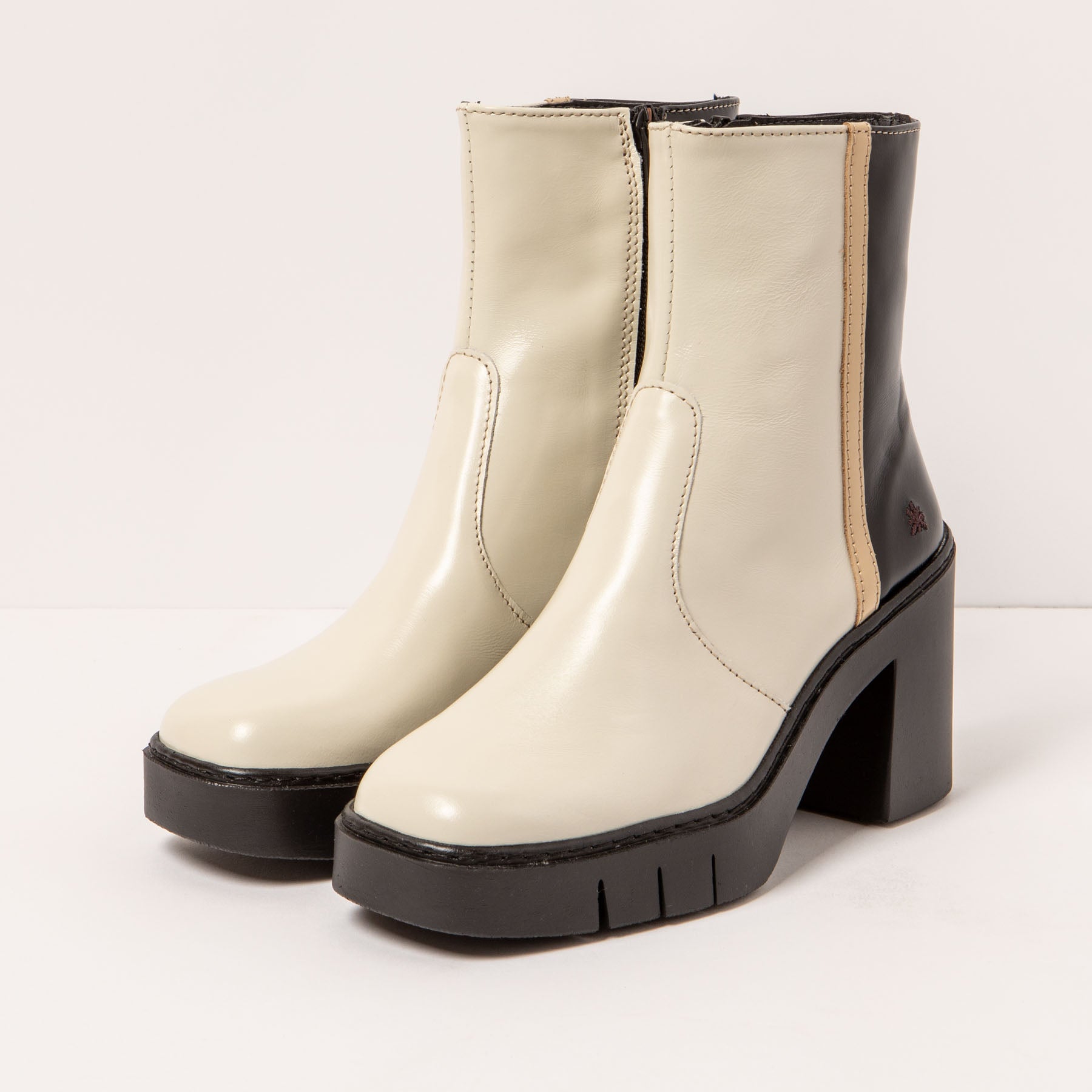 gid://shopify/Product/15694358282572_2