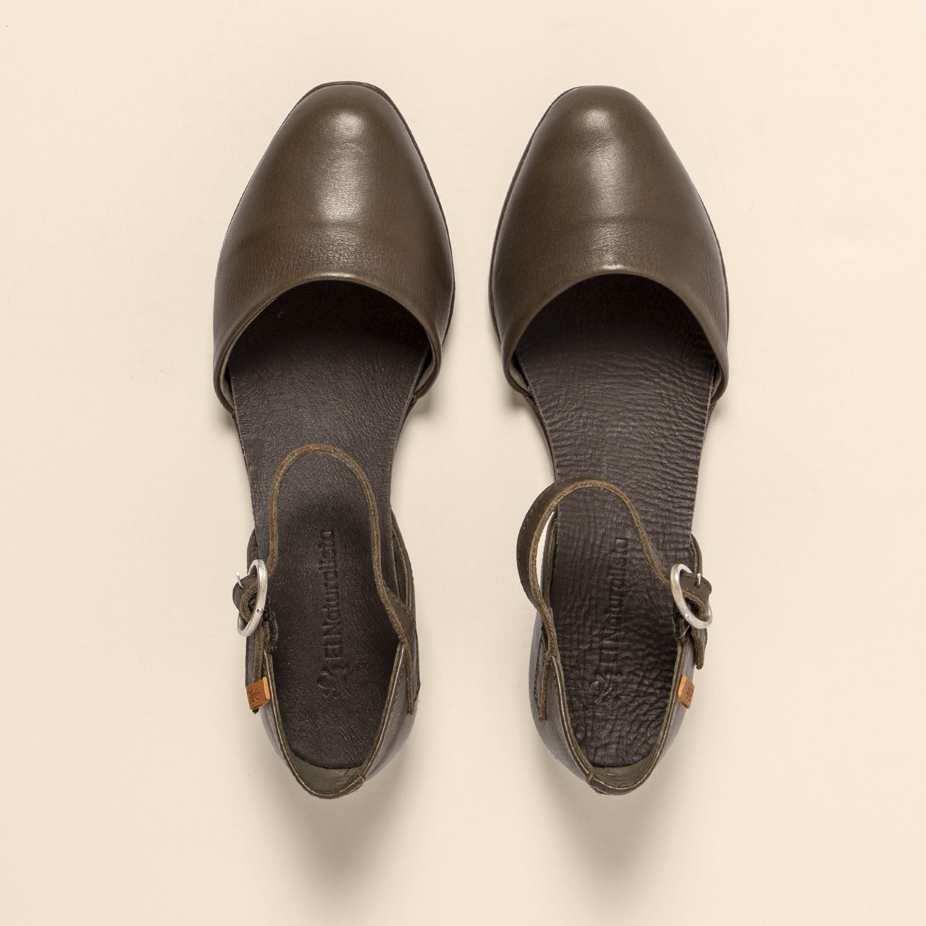 gid://shopify/Product/15700753219916_4