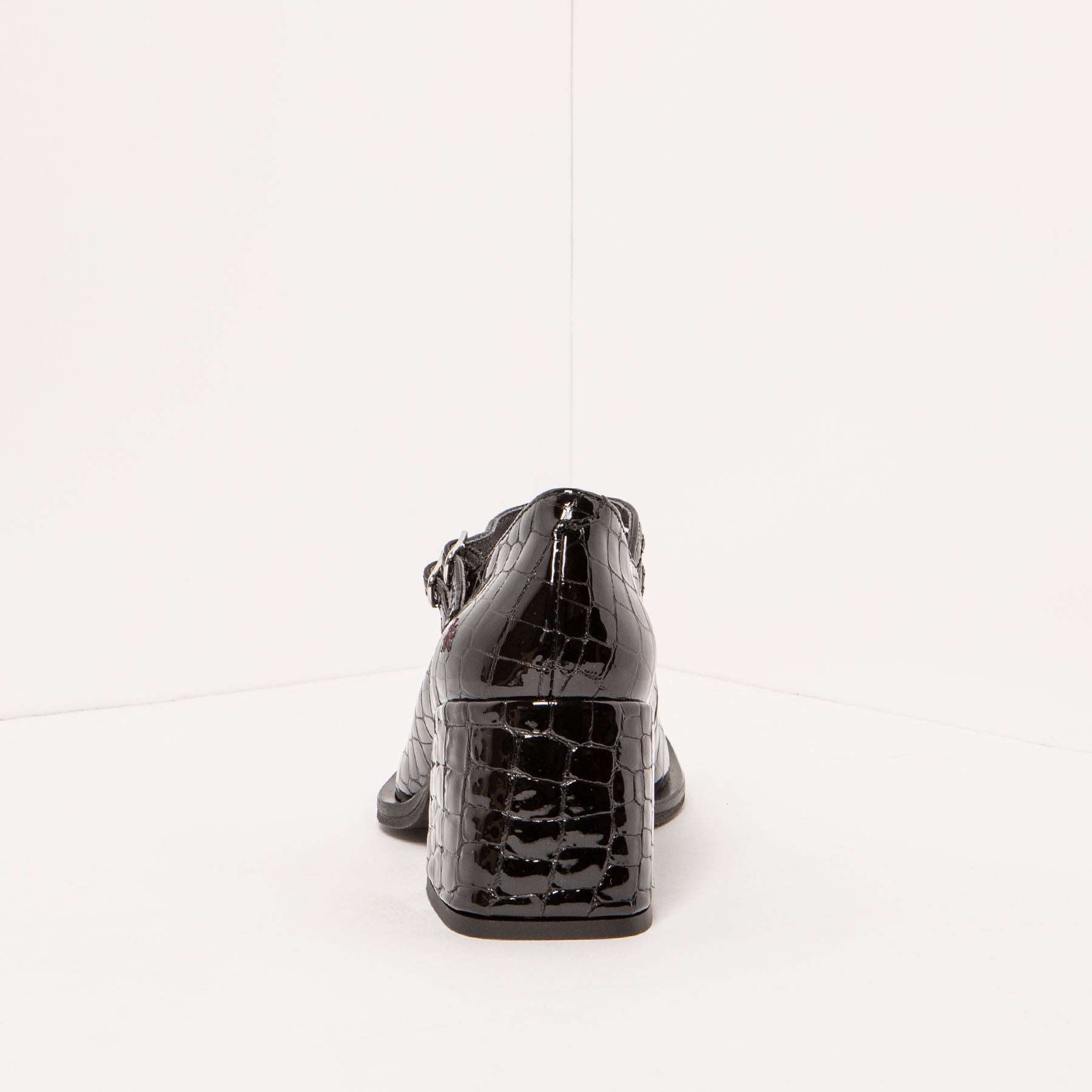 gid://shopify/Product/15694163149132_5
