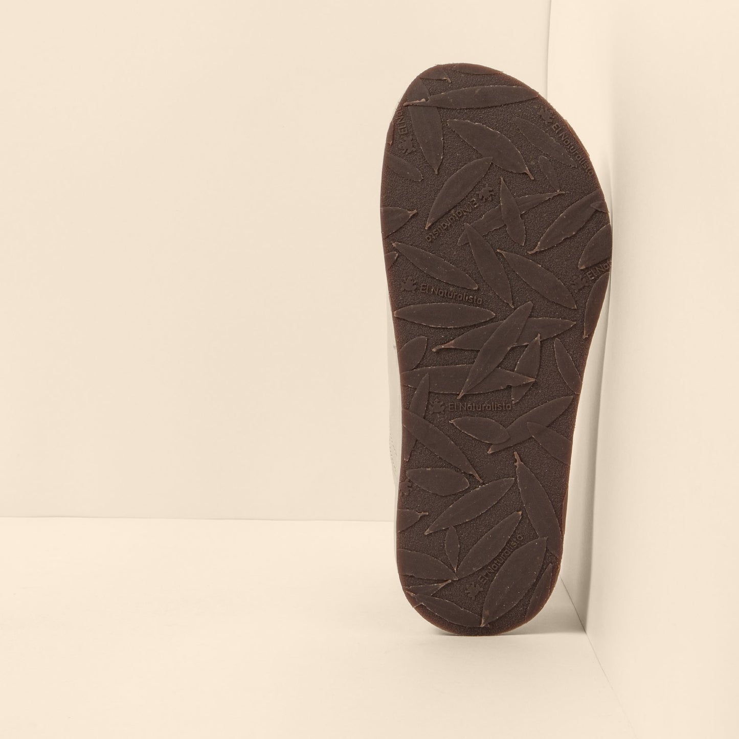 gid://shopify/Product/15700422754636_3