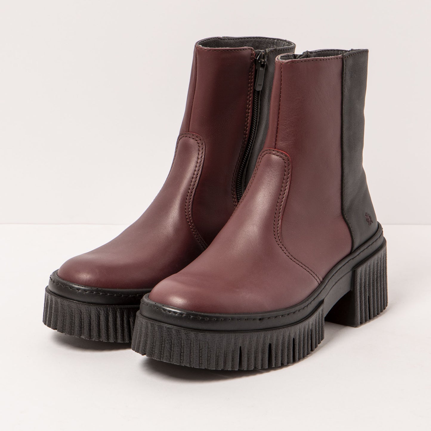 gid://shopify/Product/15785706717516_5