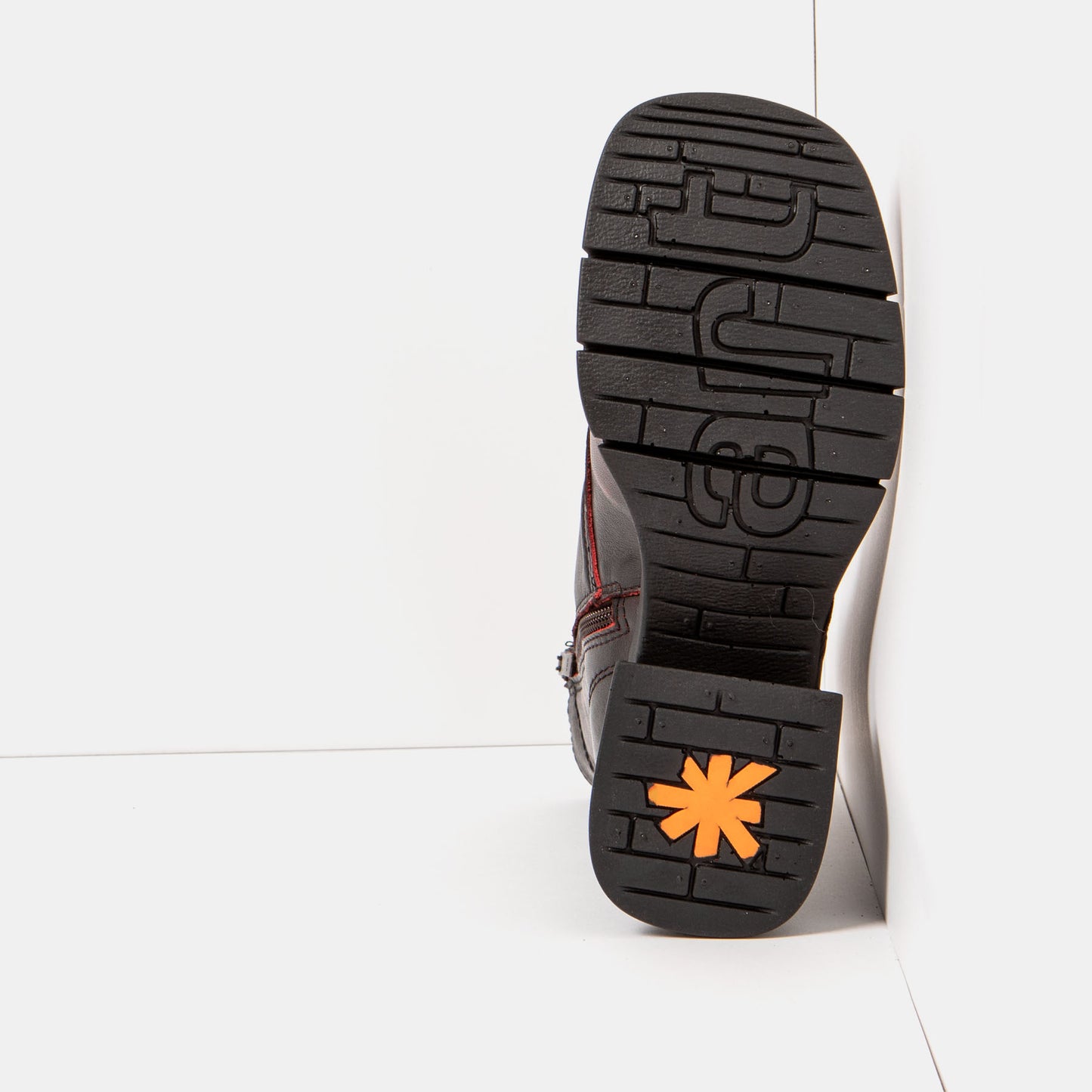 gid://shopify/Product/15693849198924_3