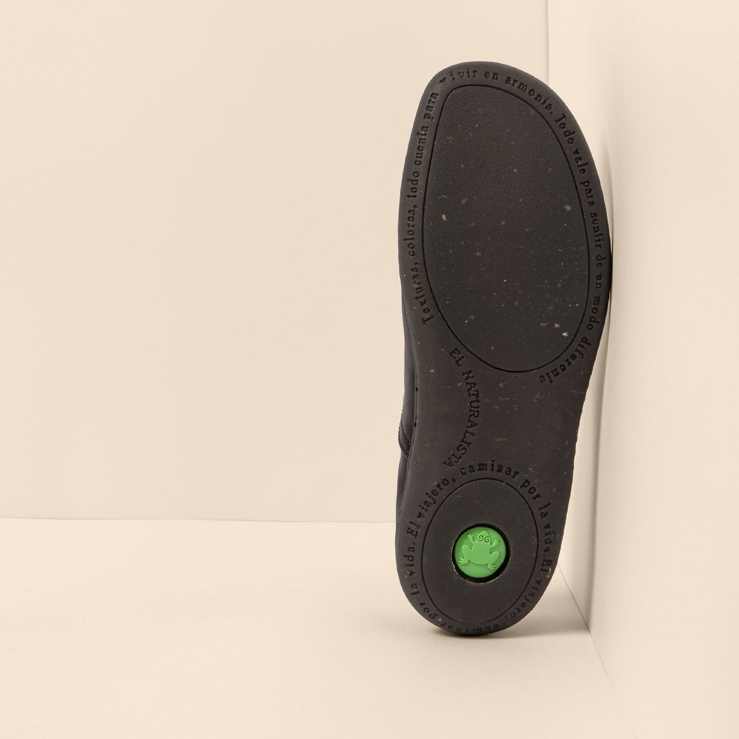 gid://shopify/Product/15700663796044_3