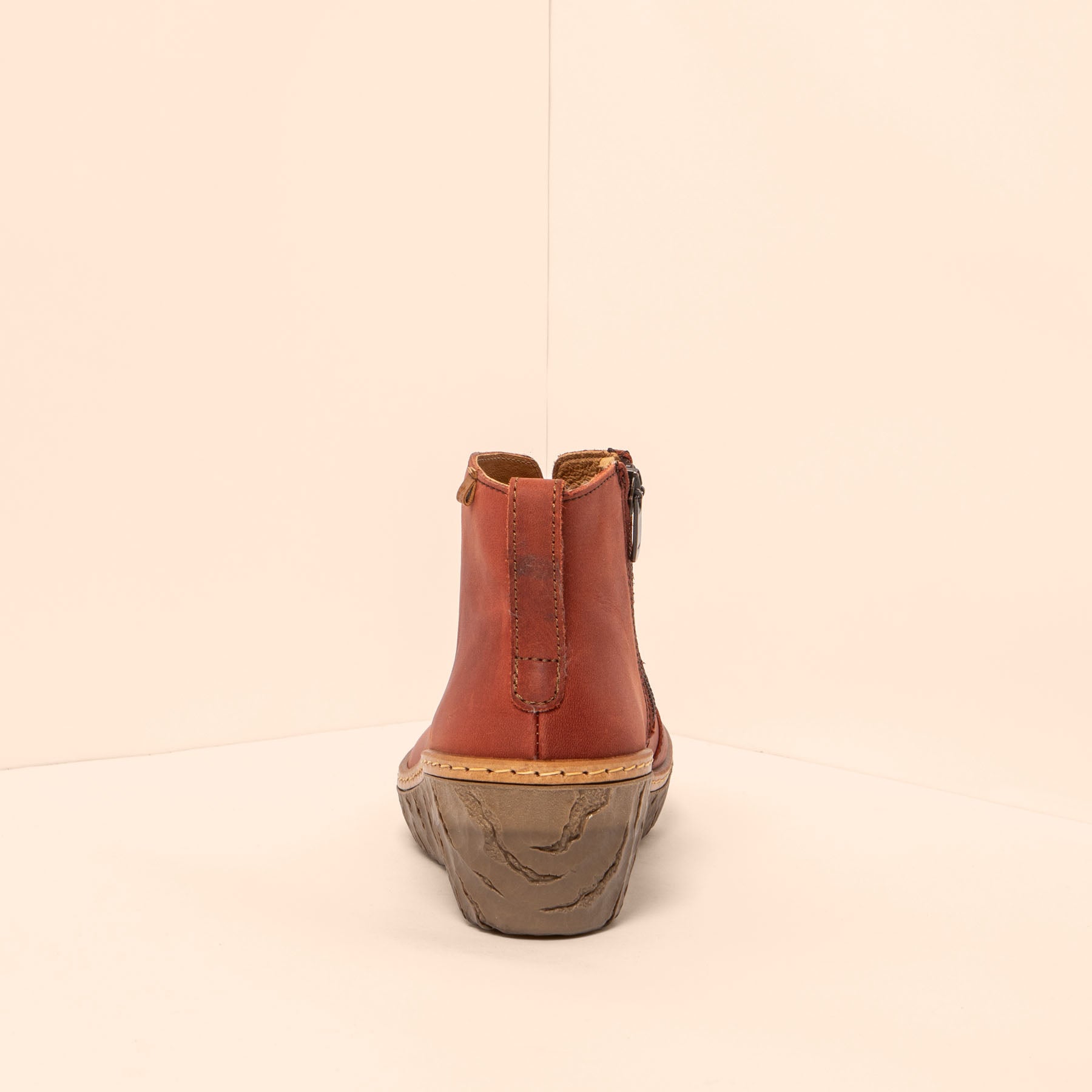 gid://shopify/Product/15700753514828_5