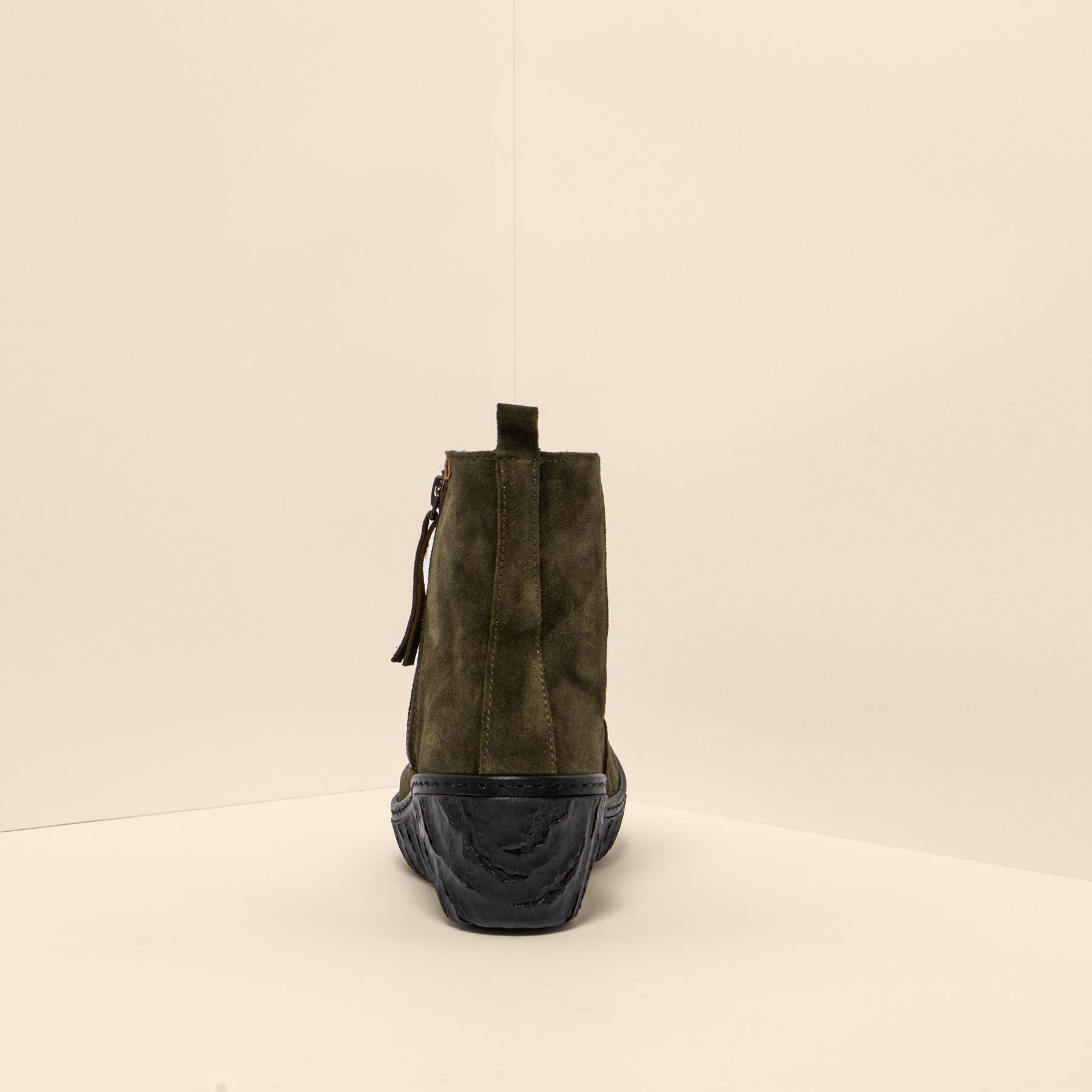 gid://shopify/Product/15699910590796_8