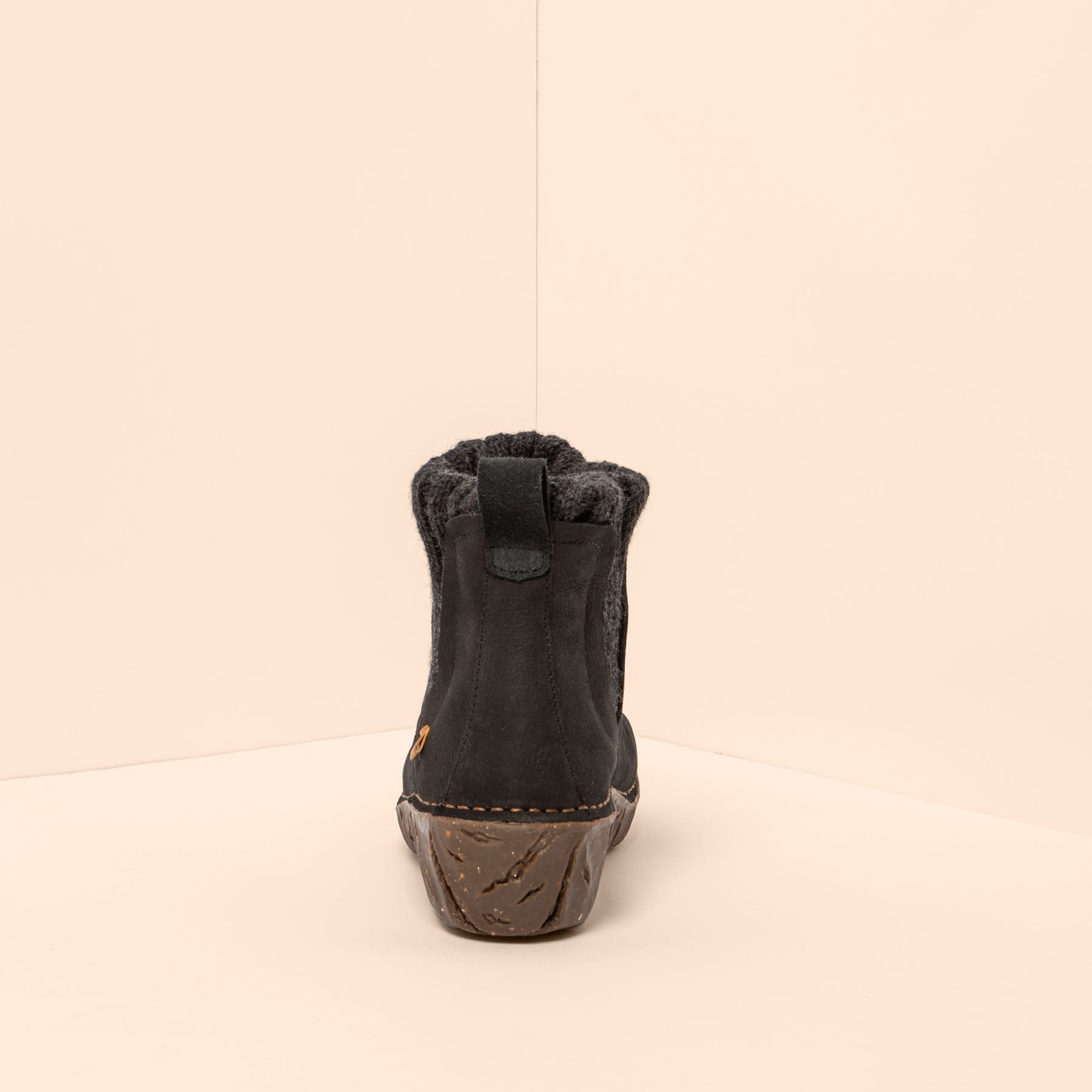 gid://shopify/Product/15700916273484_5
