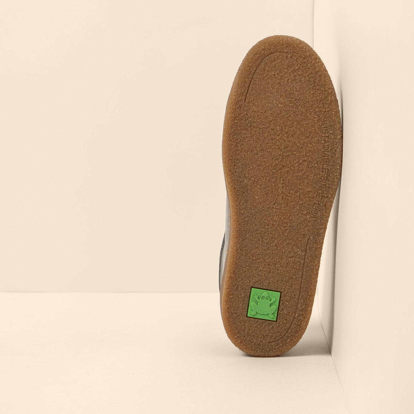 gid://shopify/Product/15700558741836_3