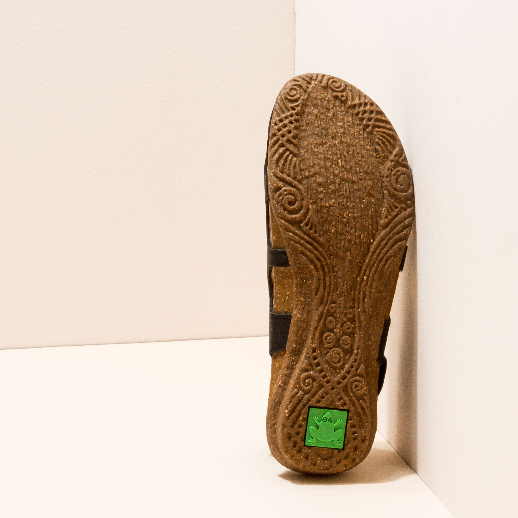 gid://shopify/Product/15700236861772_7