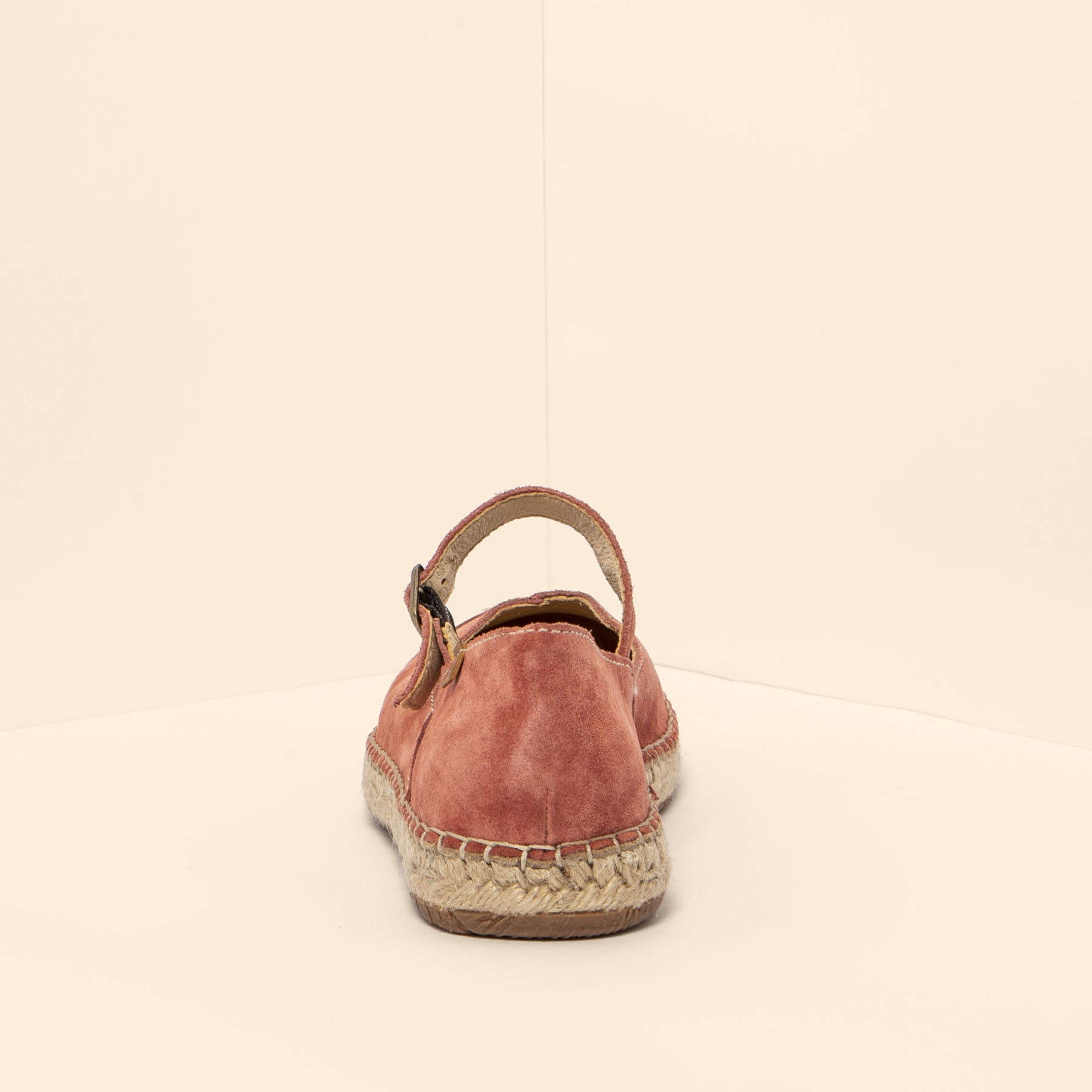 gid://shopify/Product/15700255473996_8