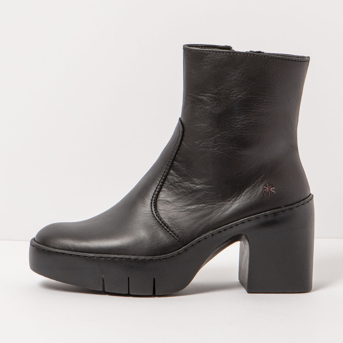 gid://shopify/Product/16171419271500_4