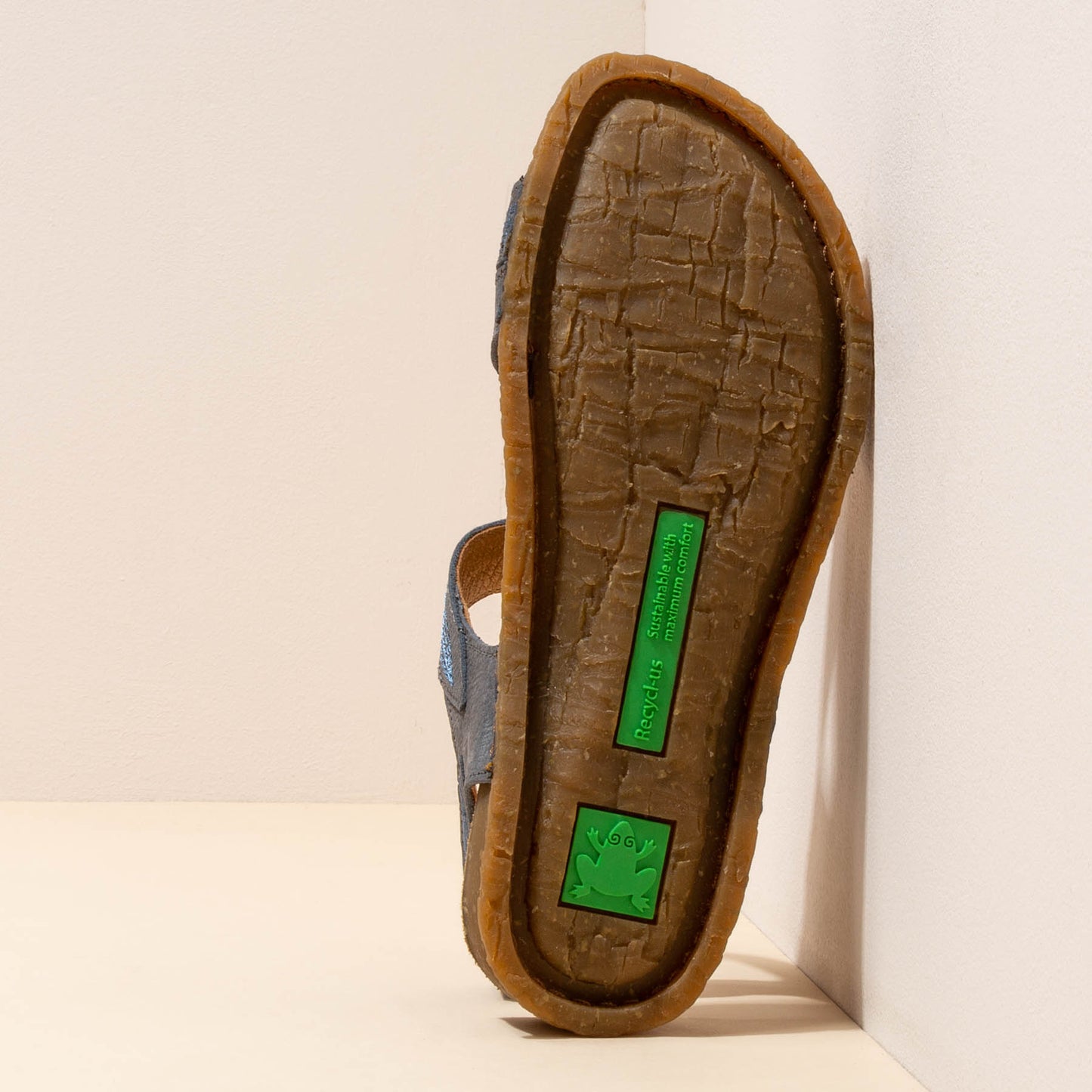 gid://shopify/Product/15791568781644_6