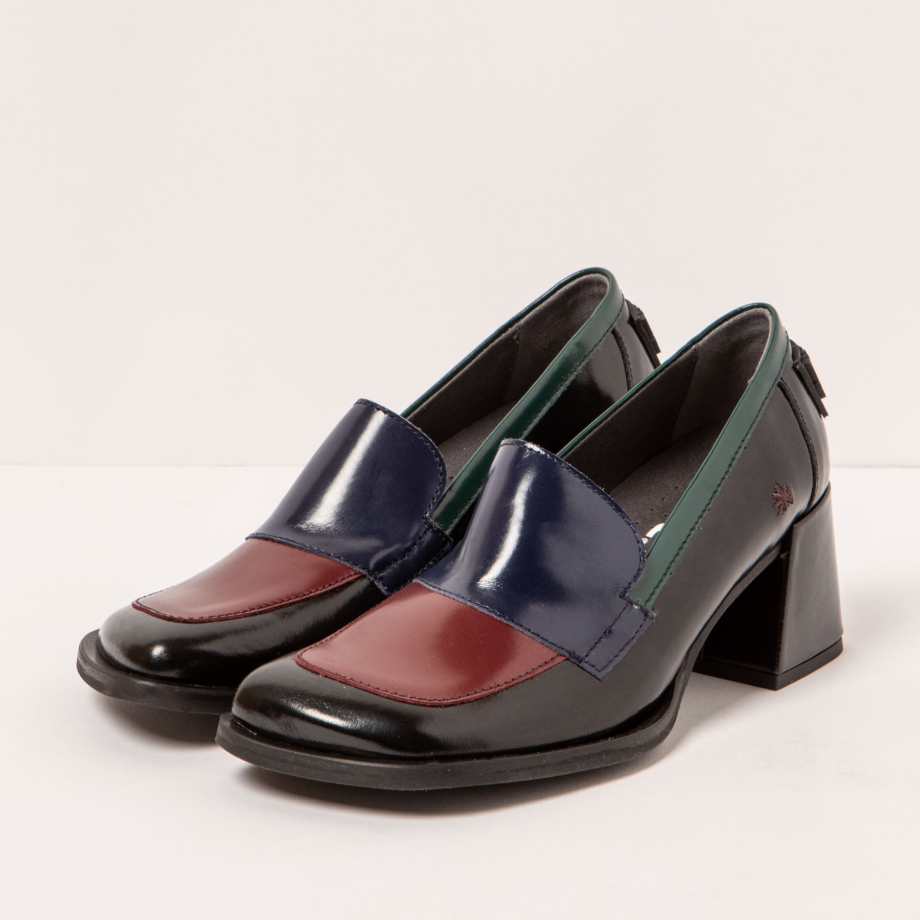 gid://shopify/Product/15694174191948_2