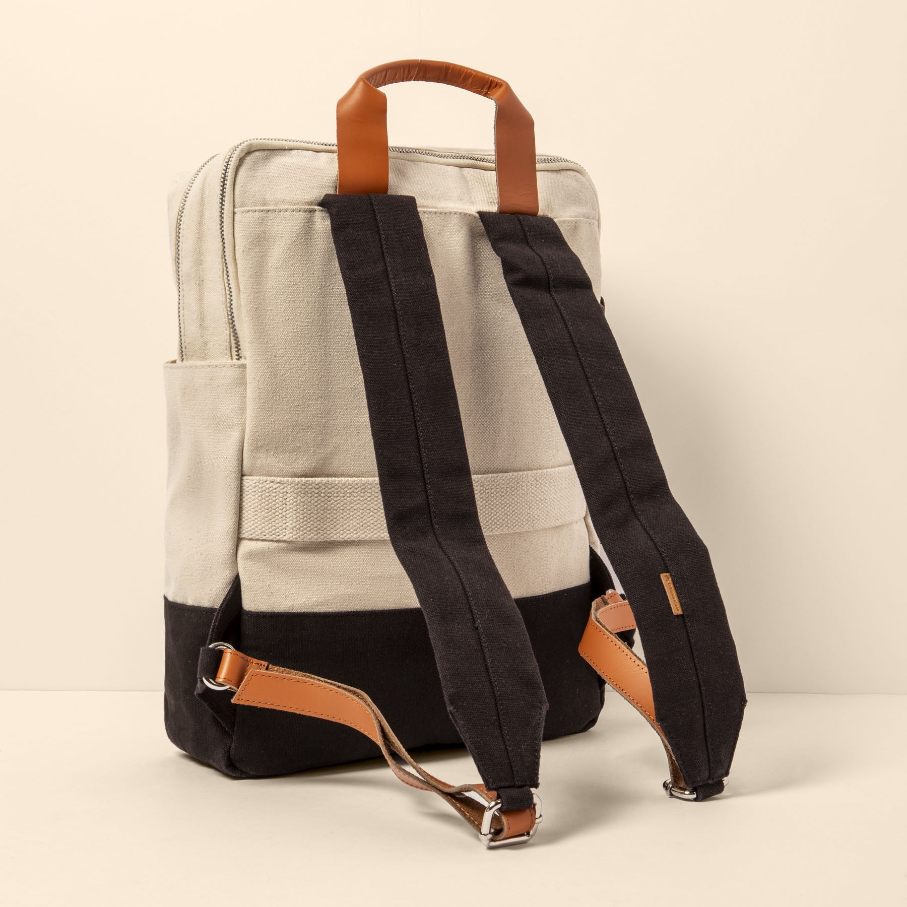 gid://shopify/Product/15700293026124_3