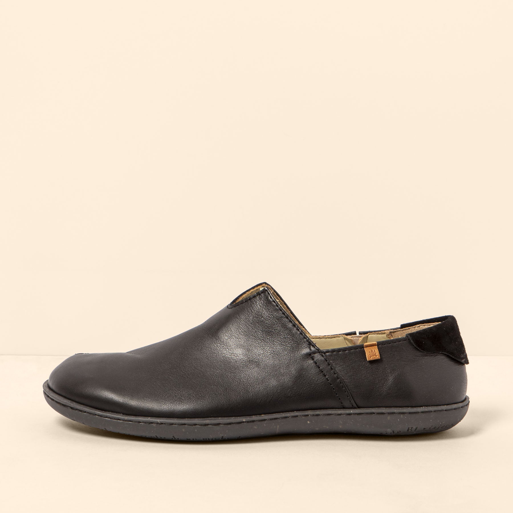 gid://shopify/Product/15700663796044_1