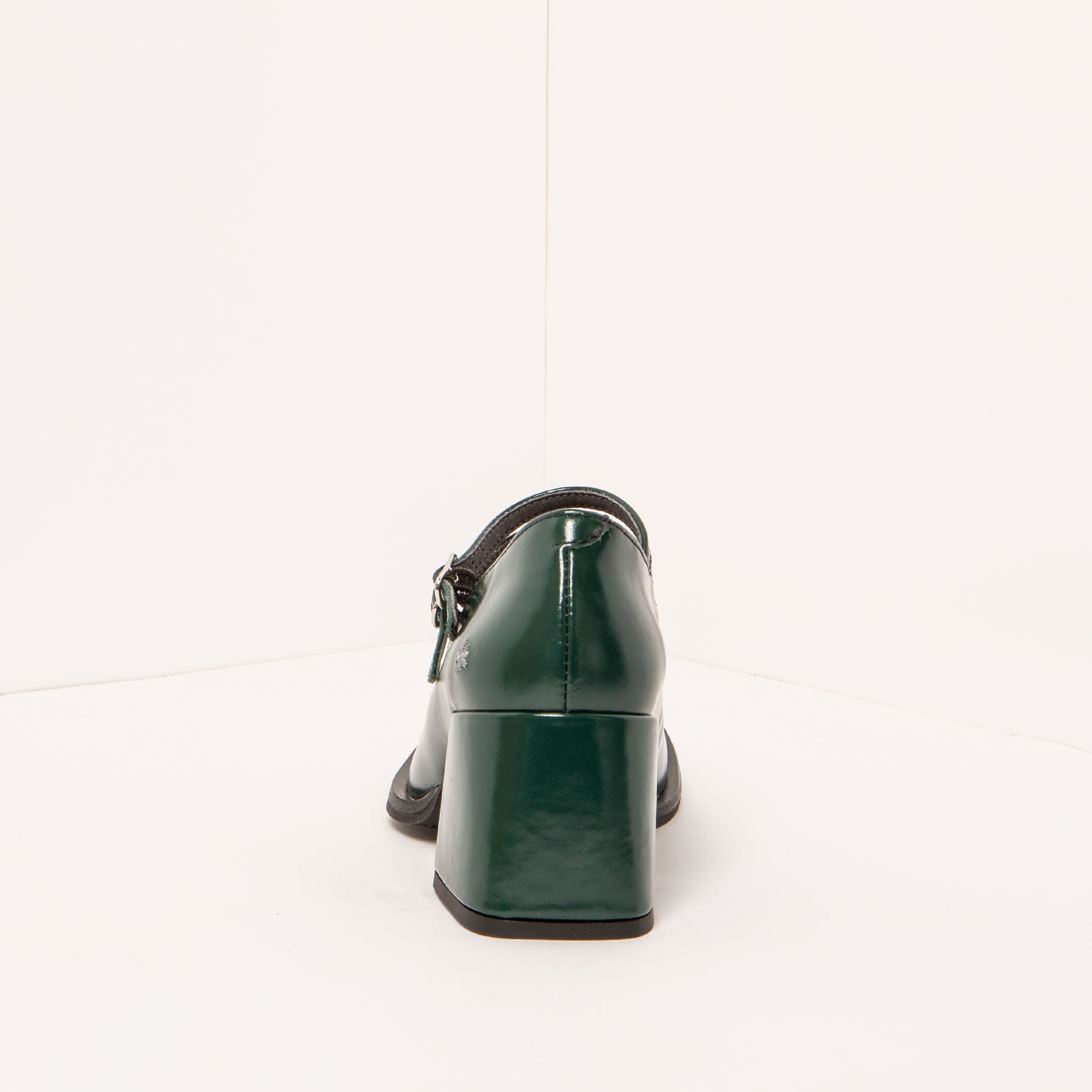 gid://shopify/Product/15694160101708_5