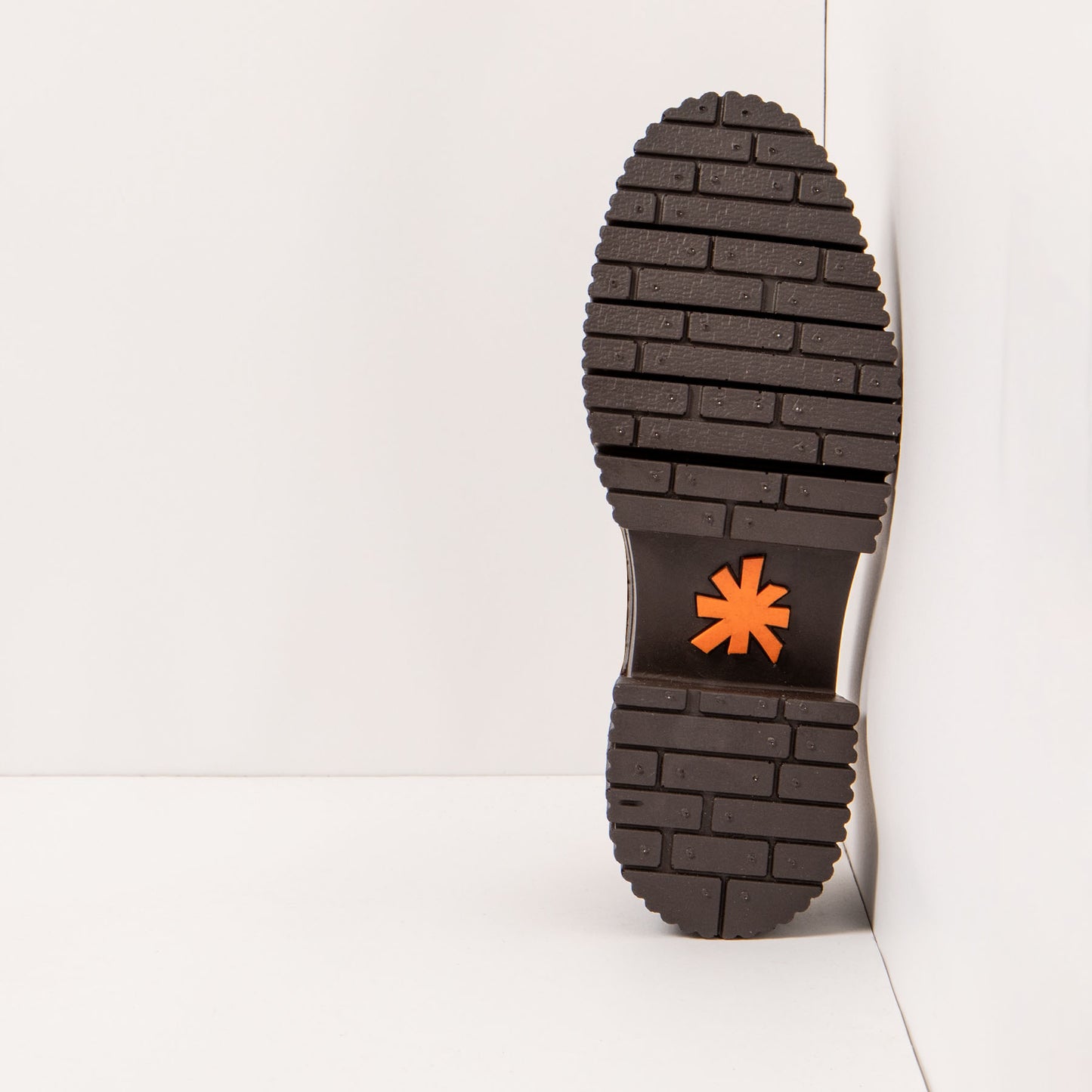 gid://shopify/Product/15693883343180_3