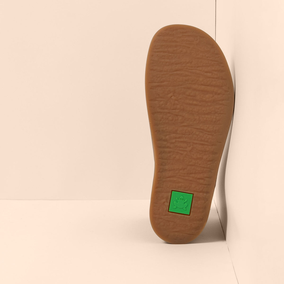 gid://shopify/Product/16124504932684_3
