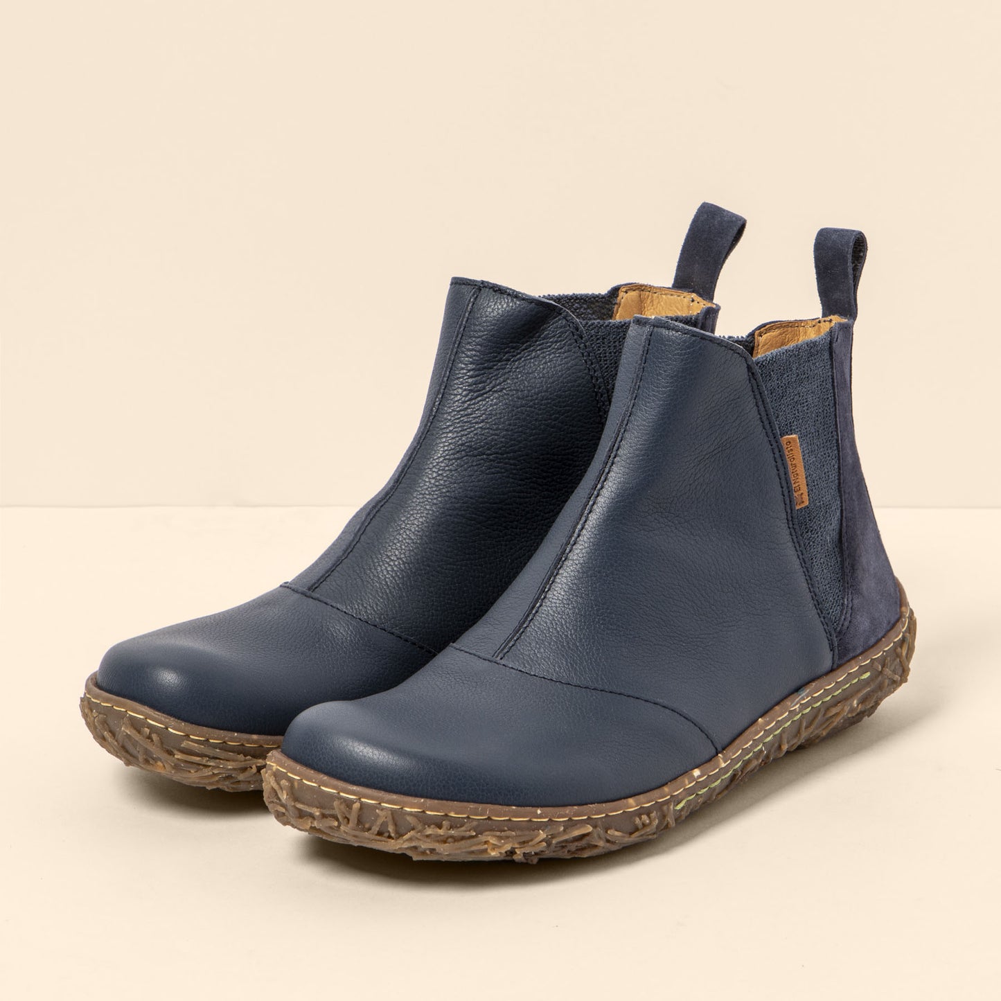 gid://shopify/Product/15700266516812_5