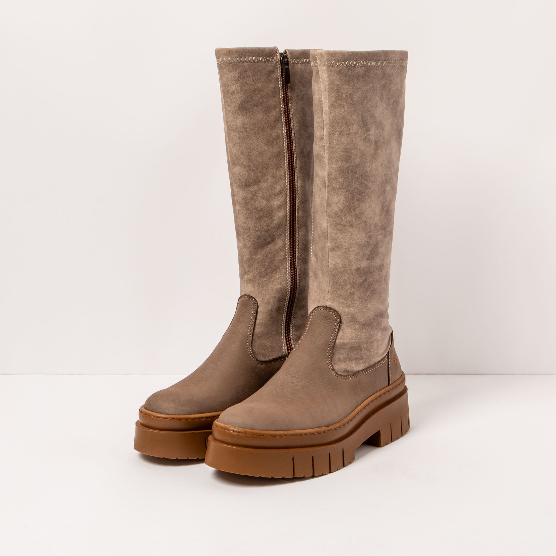 gid://shopify/Product/15694346158412_2