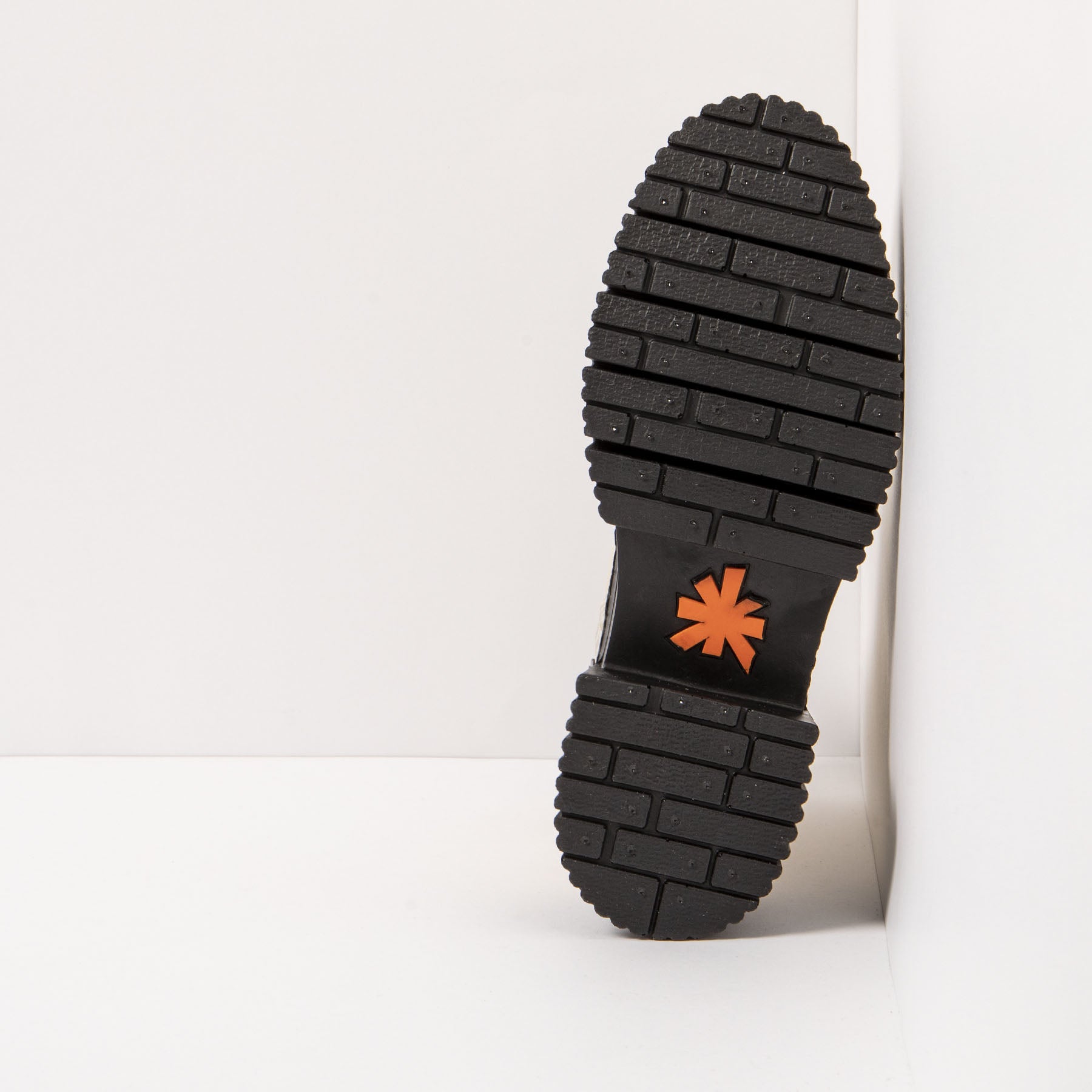gid://shopify/Product/15785708847436_6