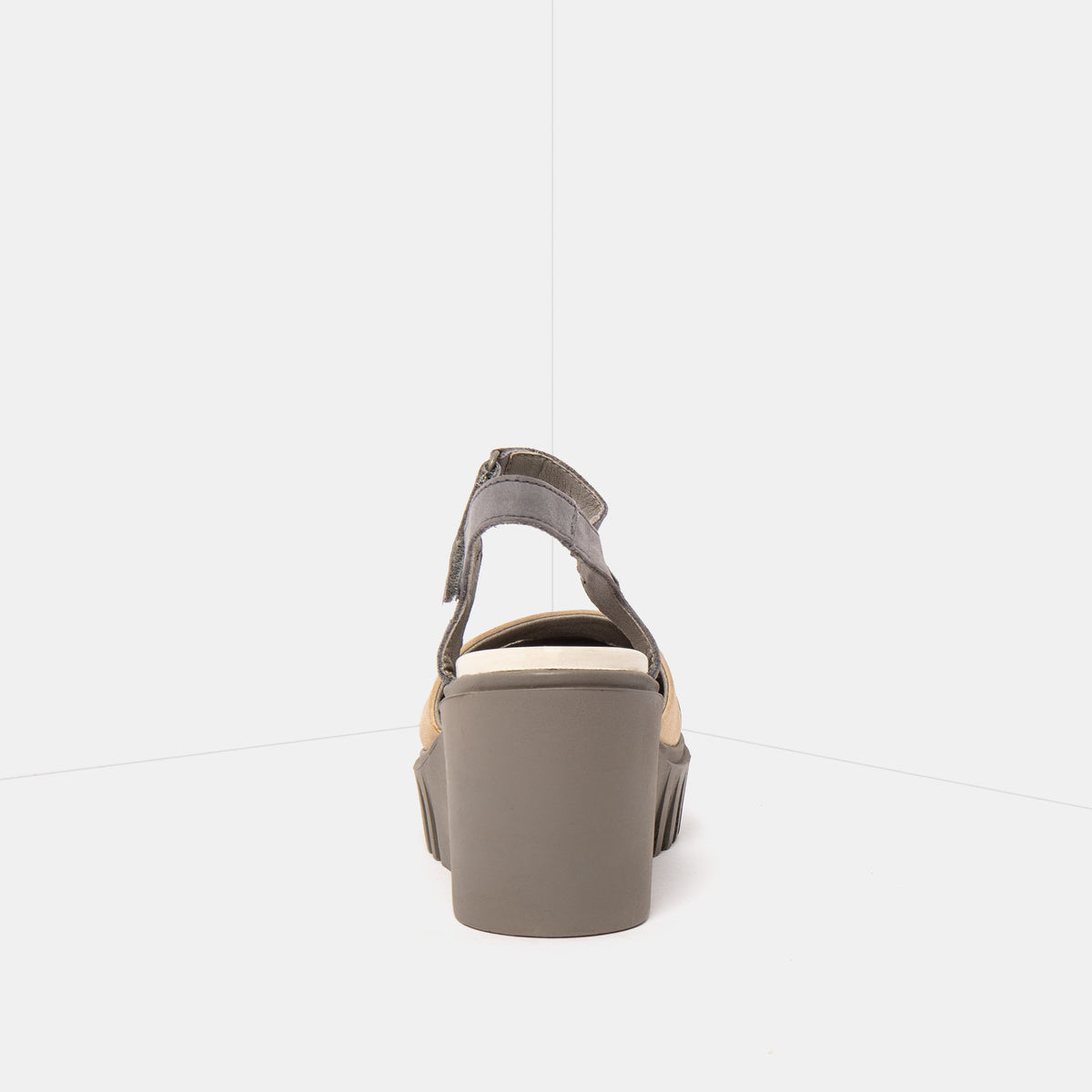 gid://shopify/Product/16173098598732_5
