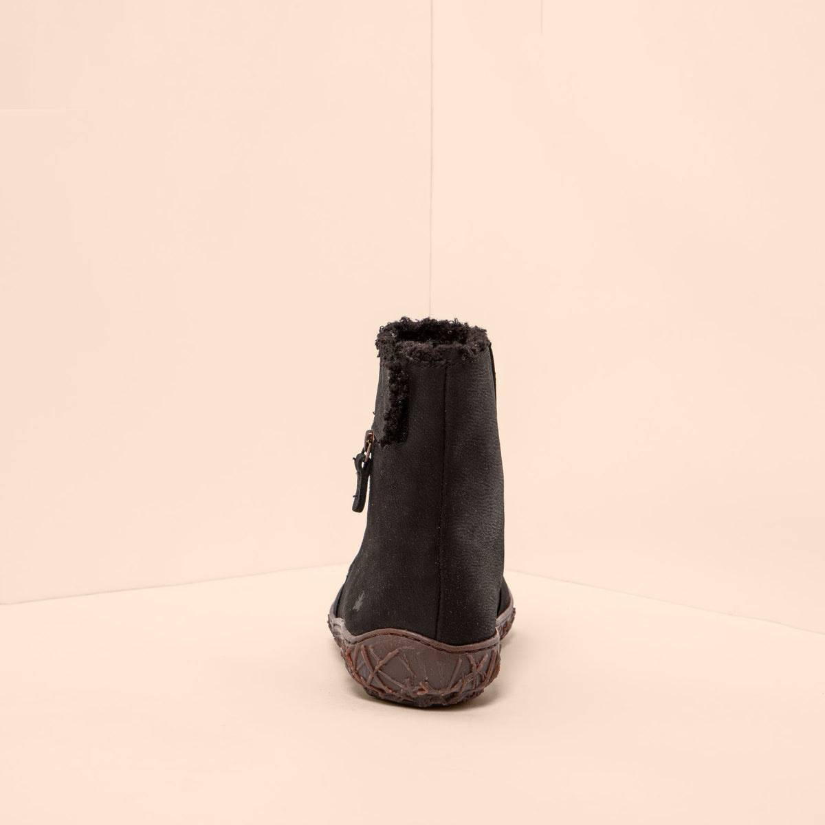 gid://shopify/Product/16124462432588_5
