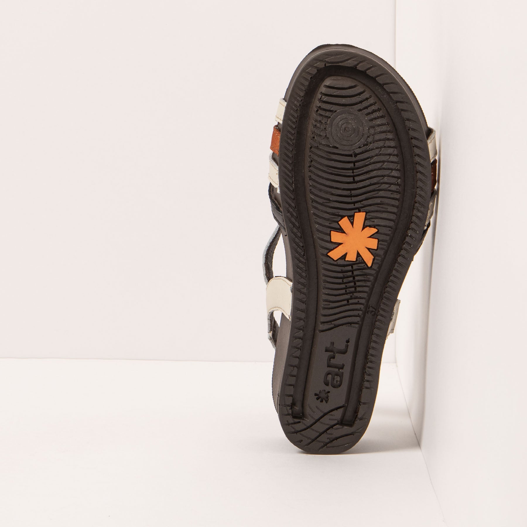 gid://shopify/Product/15693498188108_3