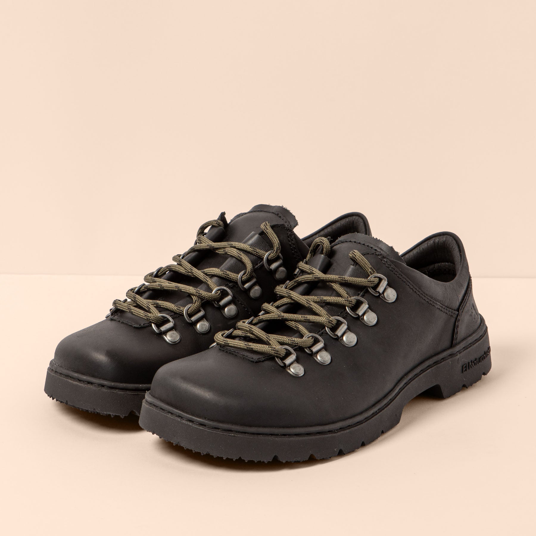 gid://shopify/Product/15700755841356_2
