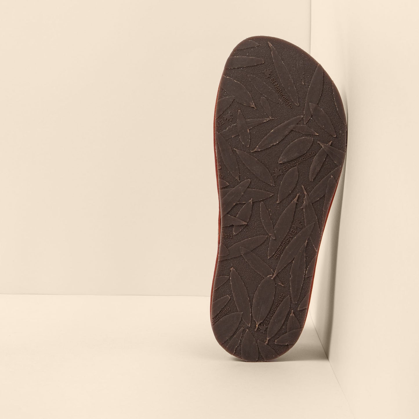 gid://shopify/Product/15700432978252_3