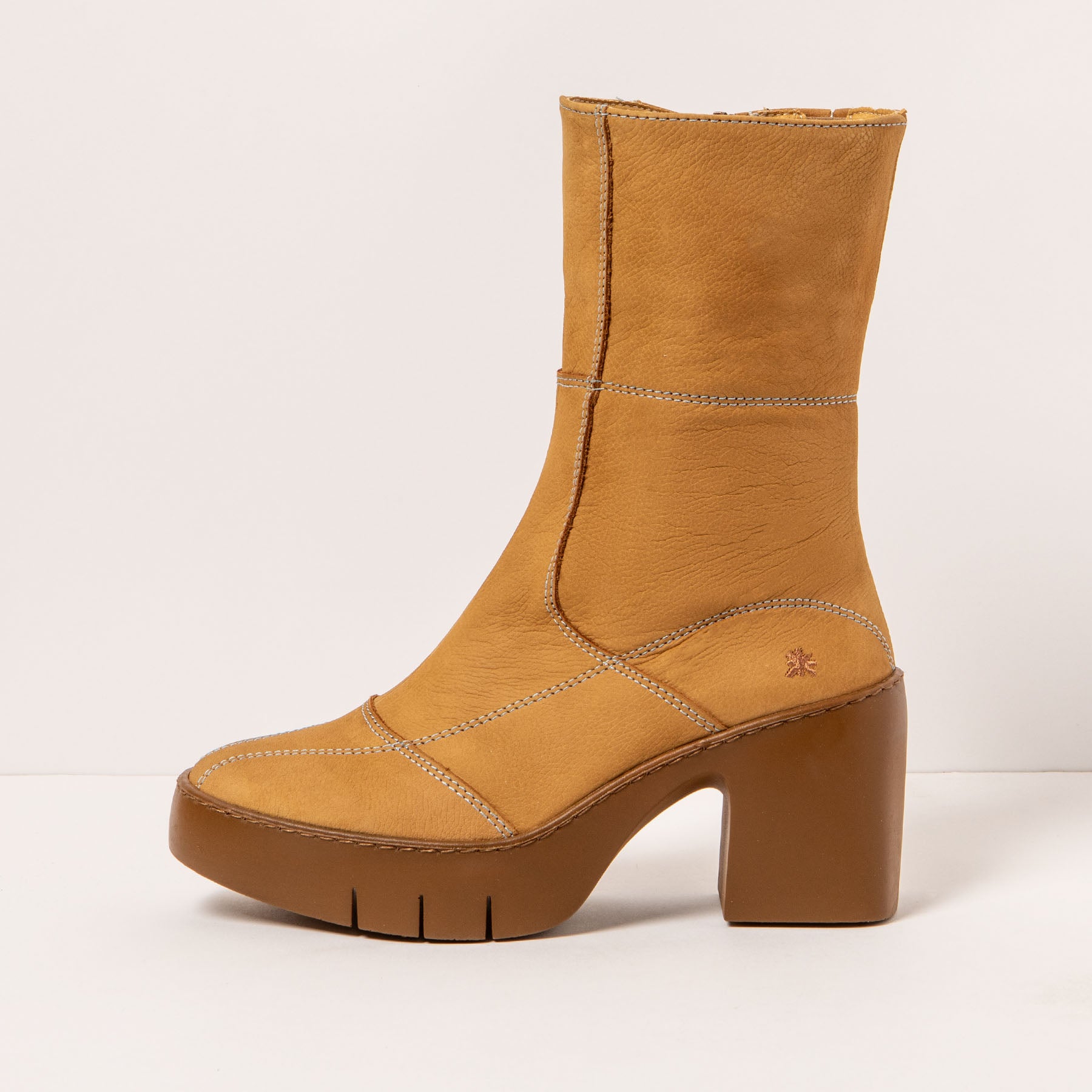 gid://shopify/Product/15694152827212_1
