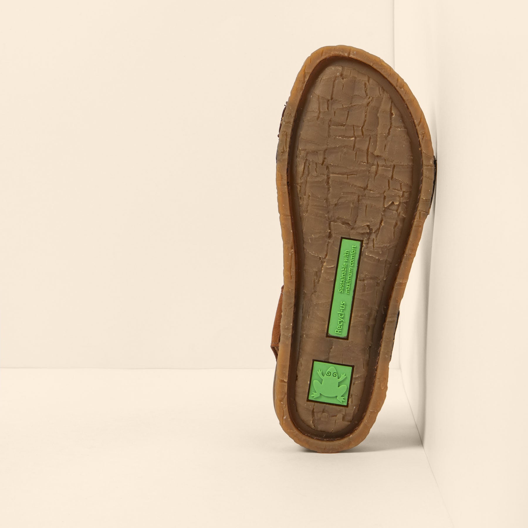 gid://shopify/Product/15700518601036_3