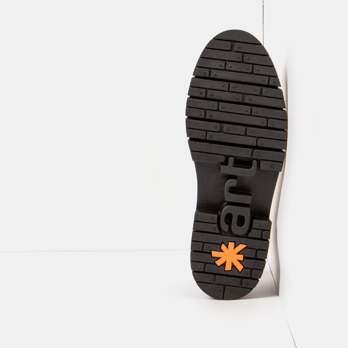 gid://shopify/Product/16172767871308_3