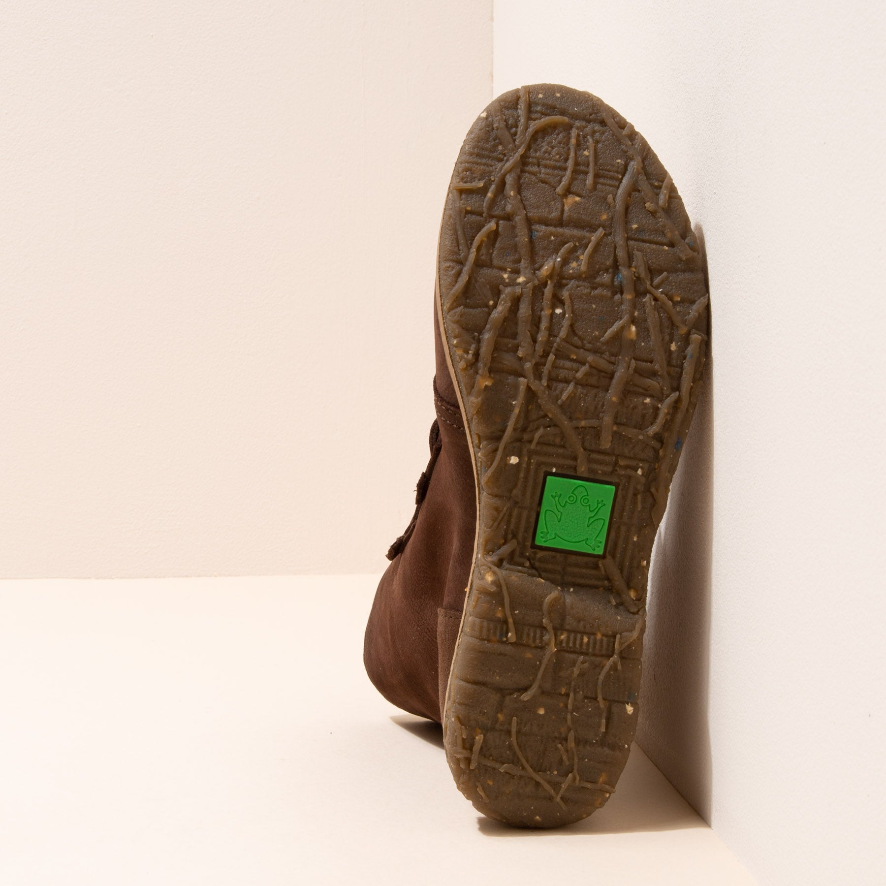 gid://shopify/Product/15699983171916_4