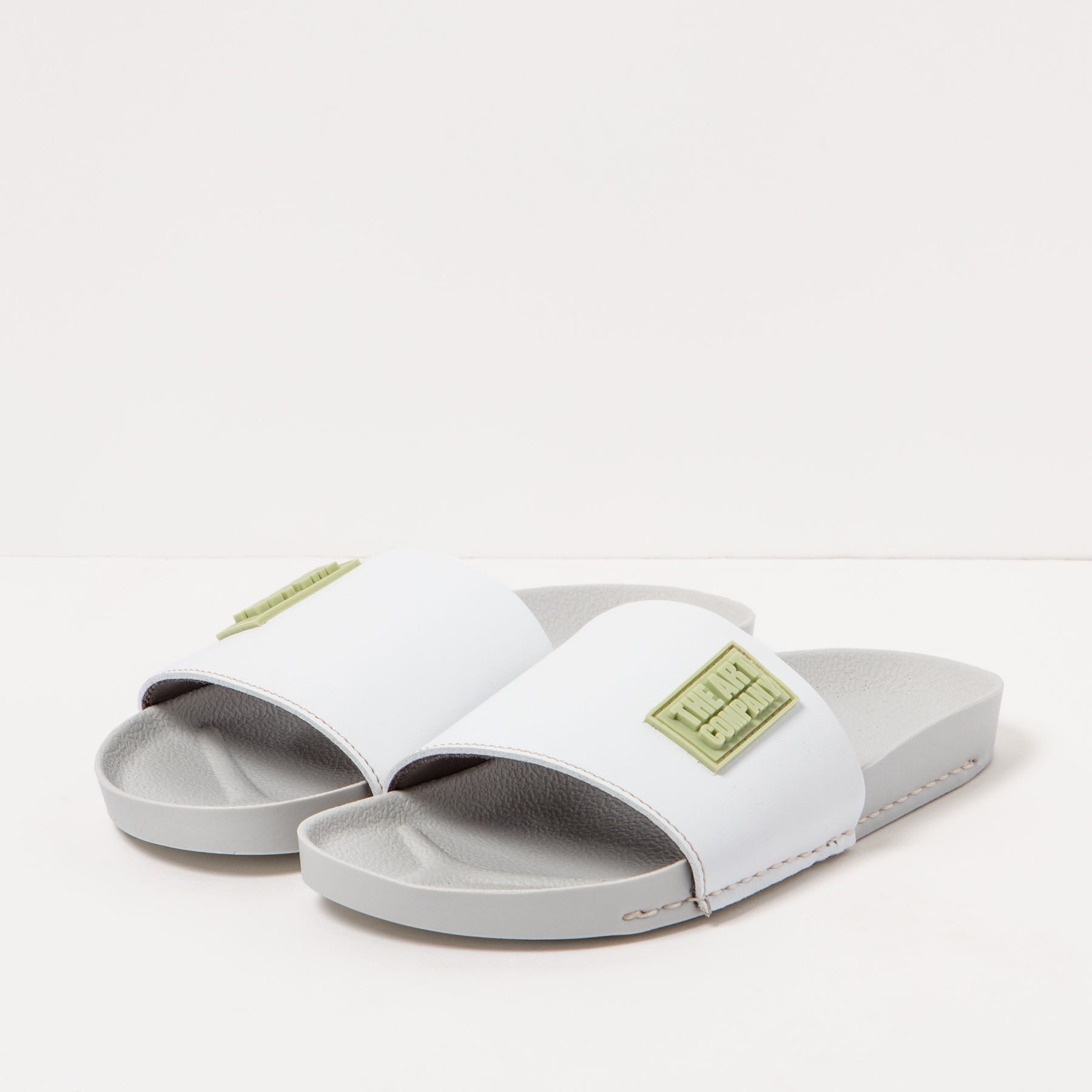 gid://shopify/Product/15693622444364_2