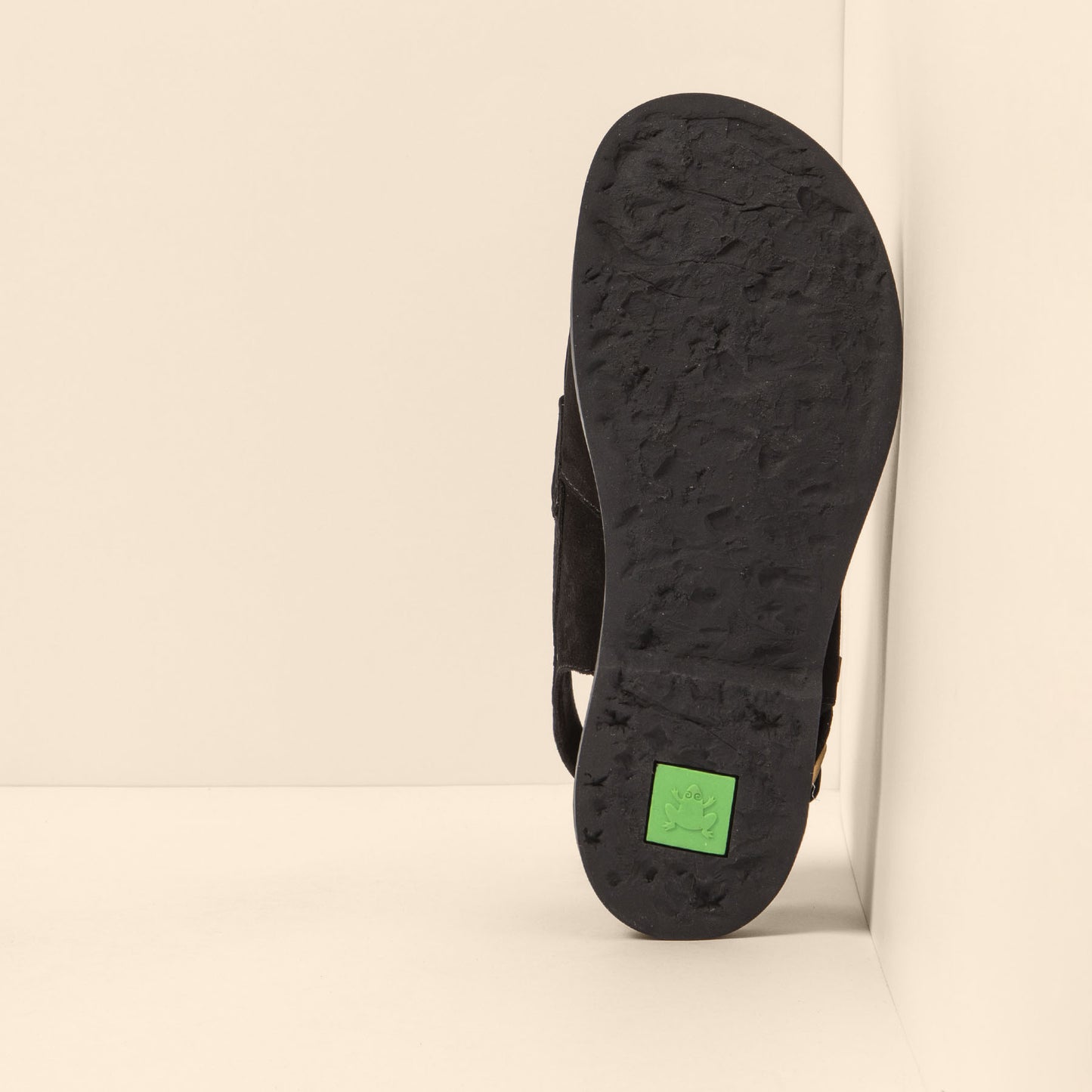 gid://shopify/Product/15700589805900_3