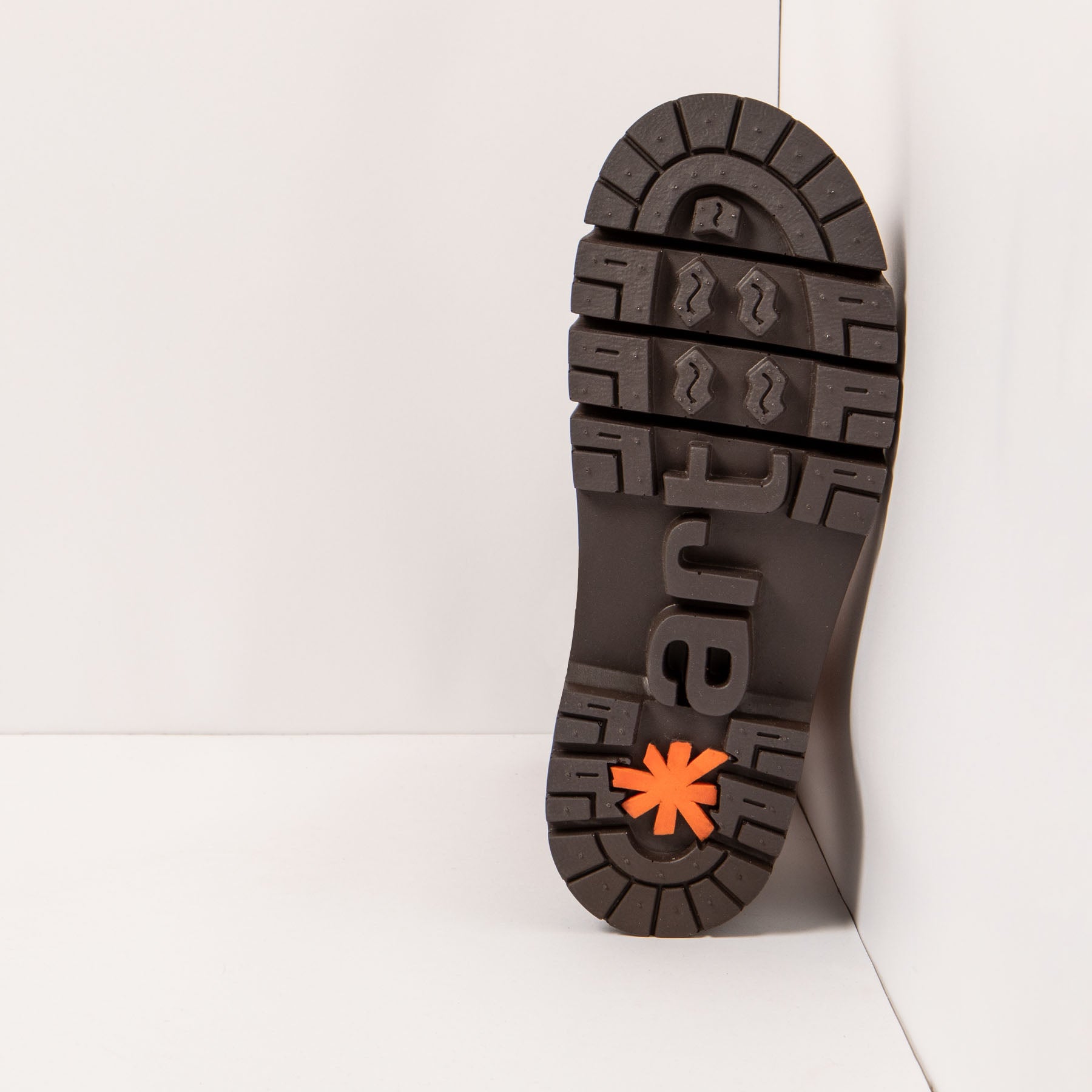 gid://shopify/Product/15694209843532_3