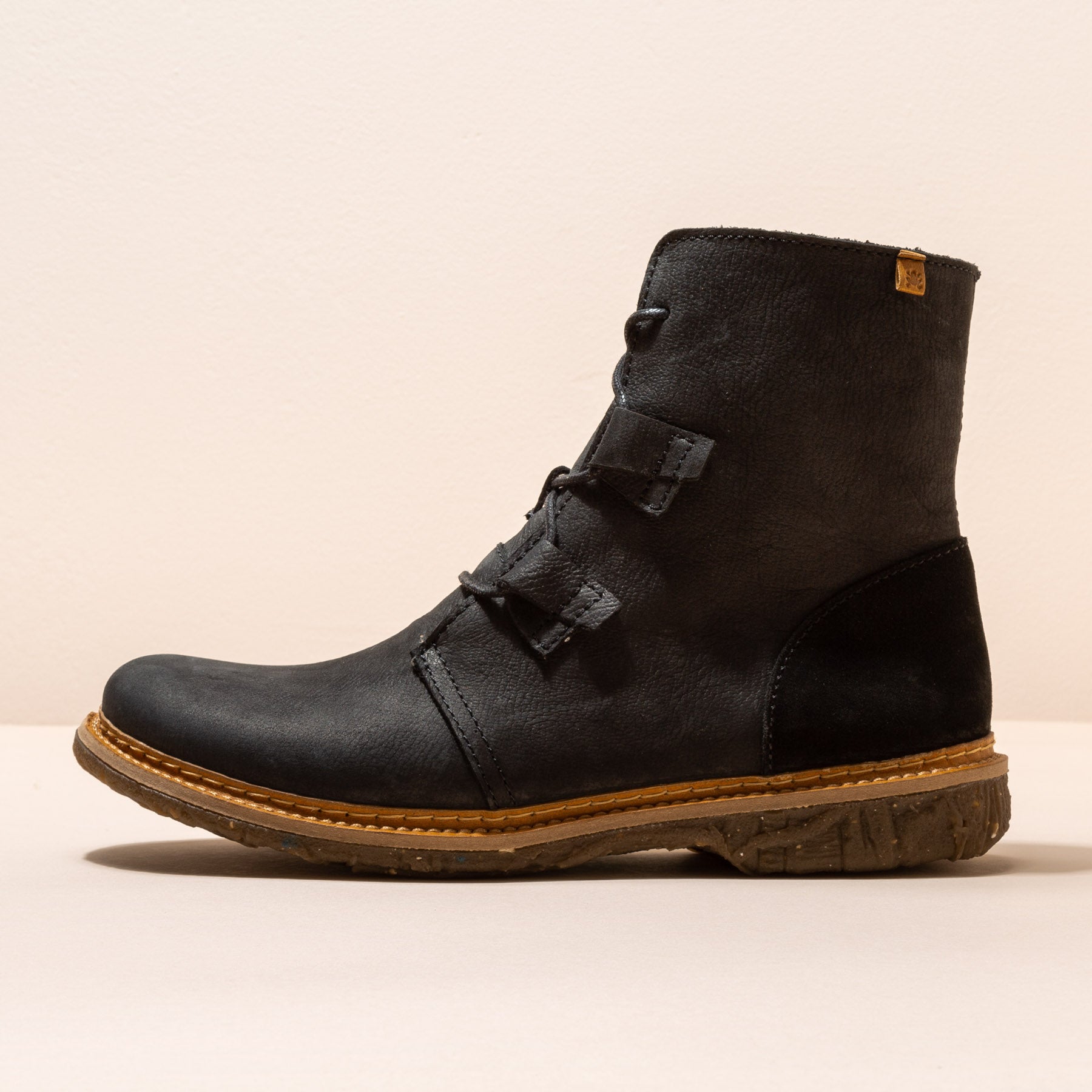 gid://shopify/Product/15699977404748_1