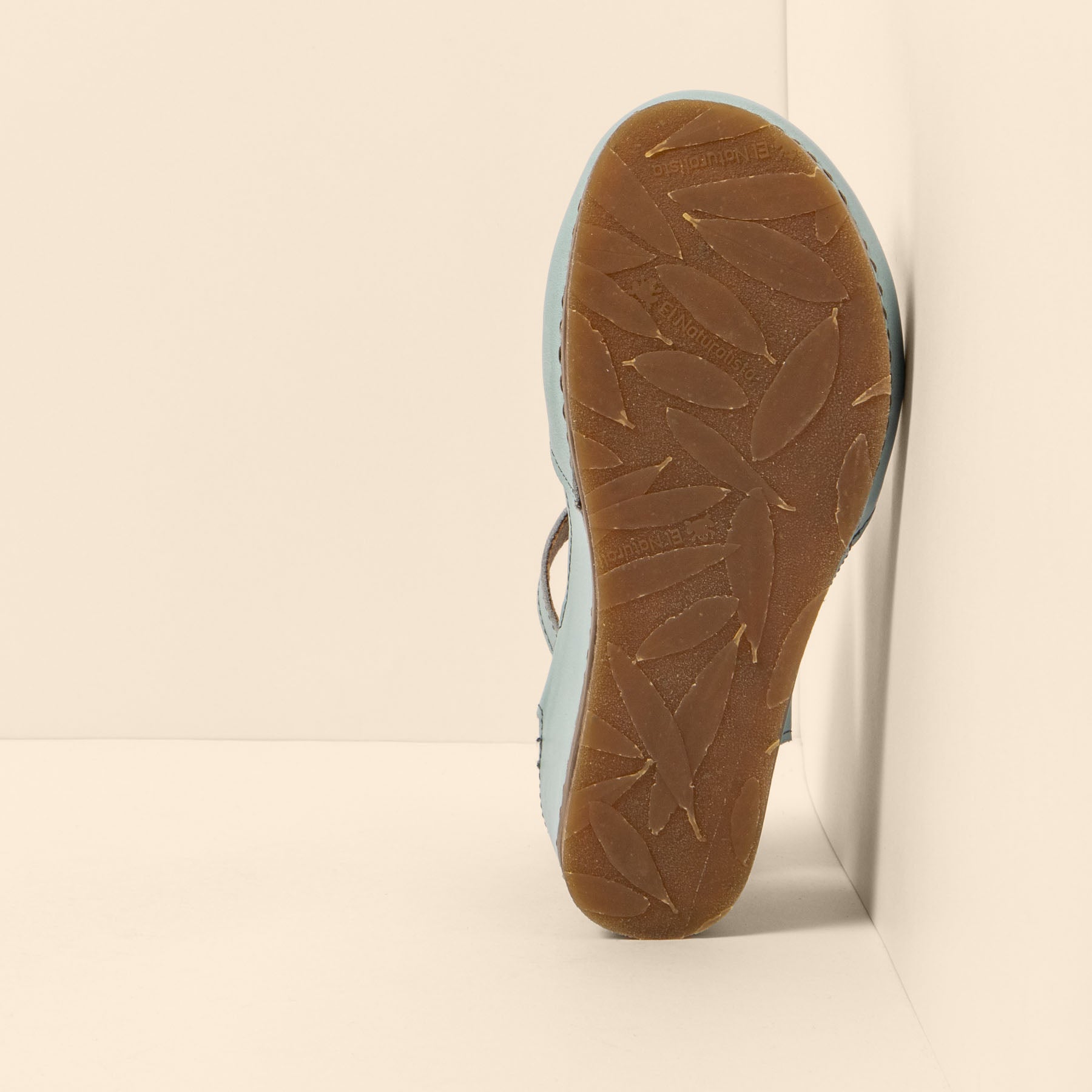 gid://shopify/Product/15700565950796_3
