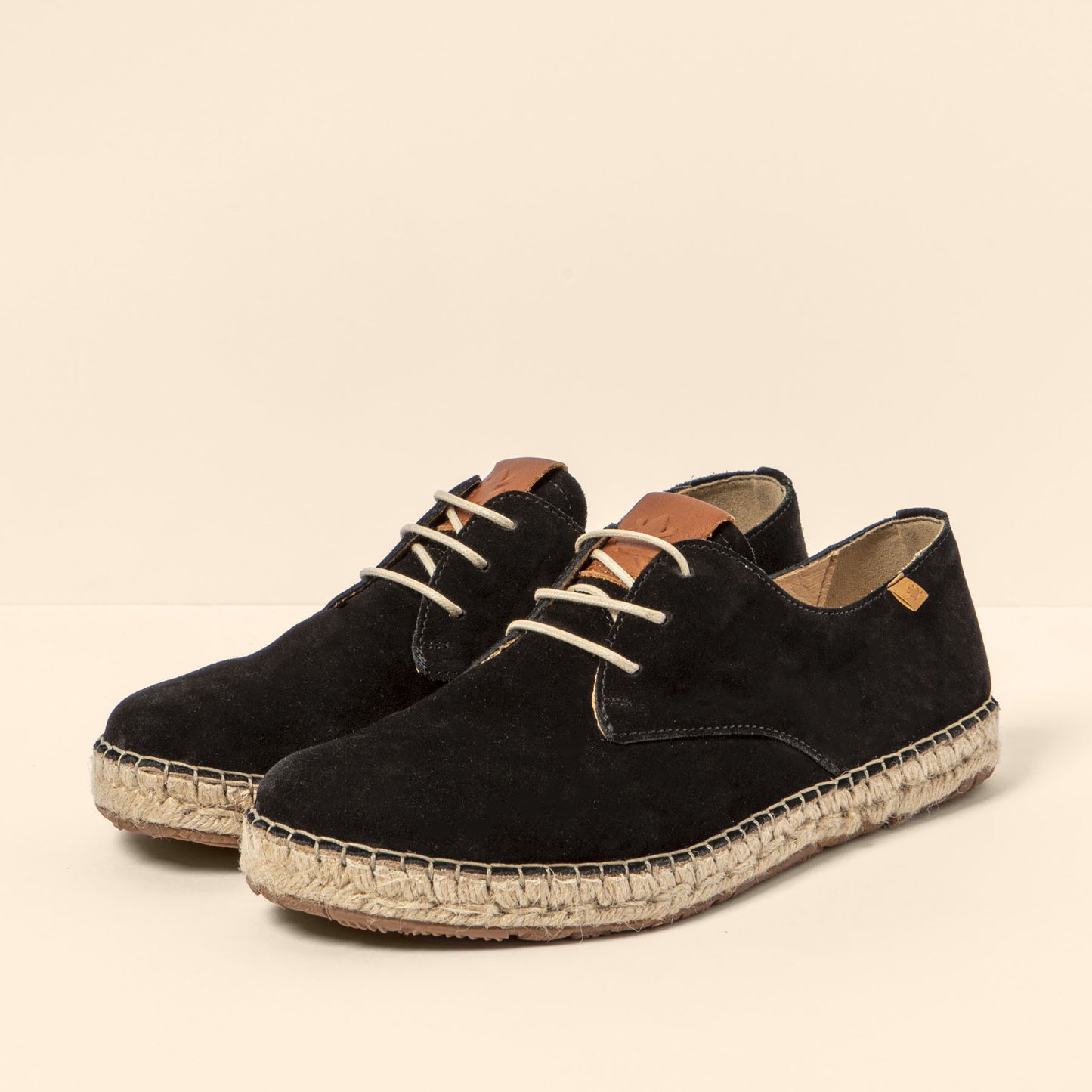 gid://shopify/Product/15700246135116_5