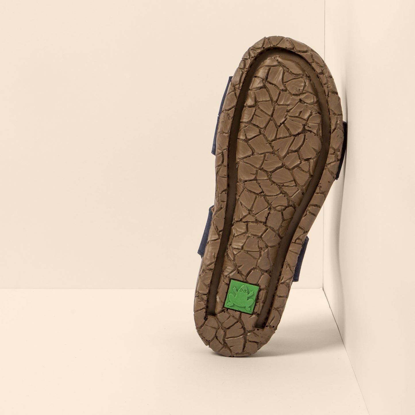 gid://shopify/Product/15700129186124_6