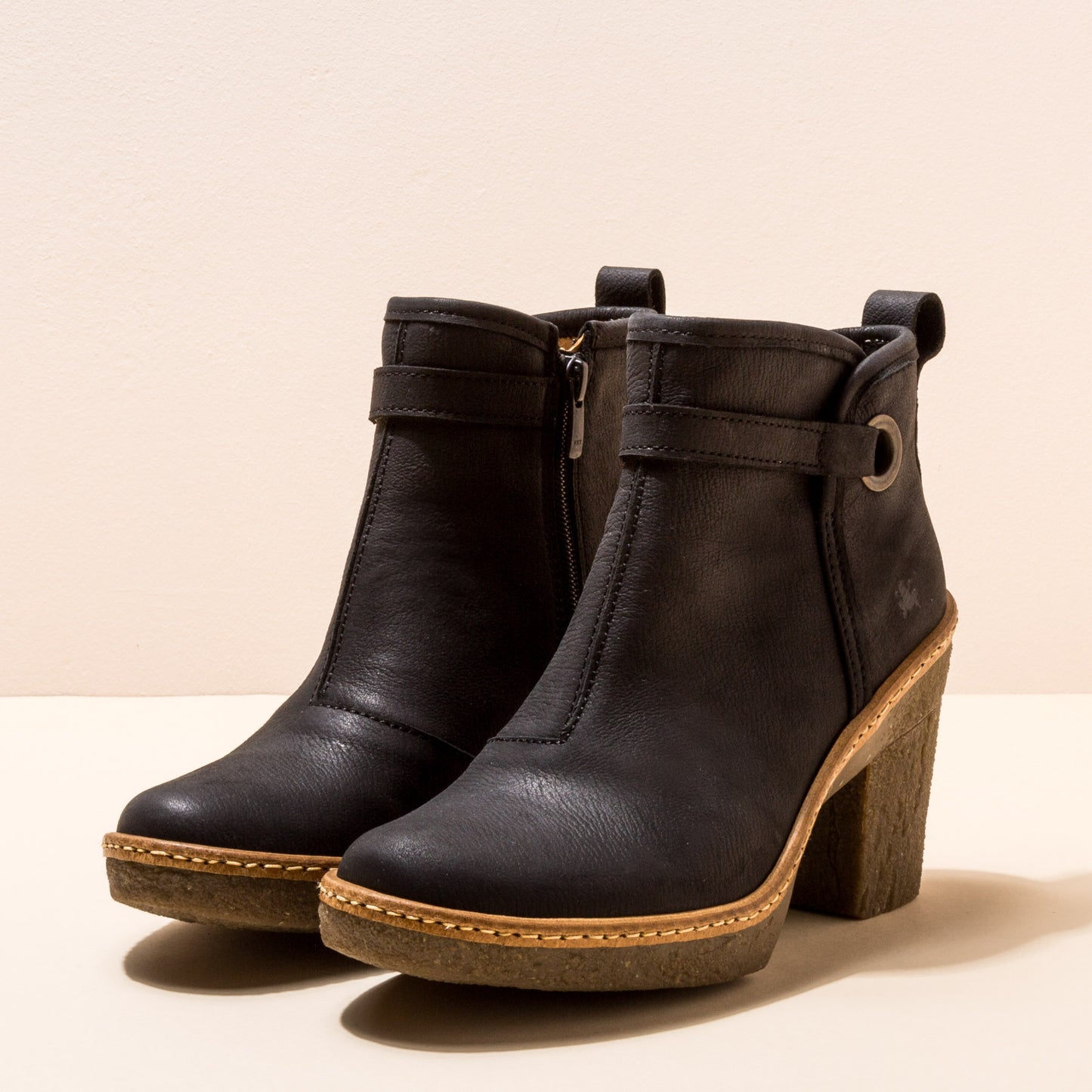 gid://shopify/Product/15699913048396_2
