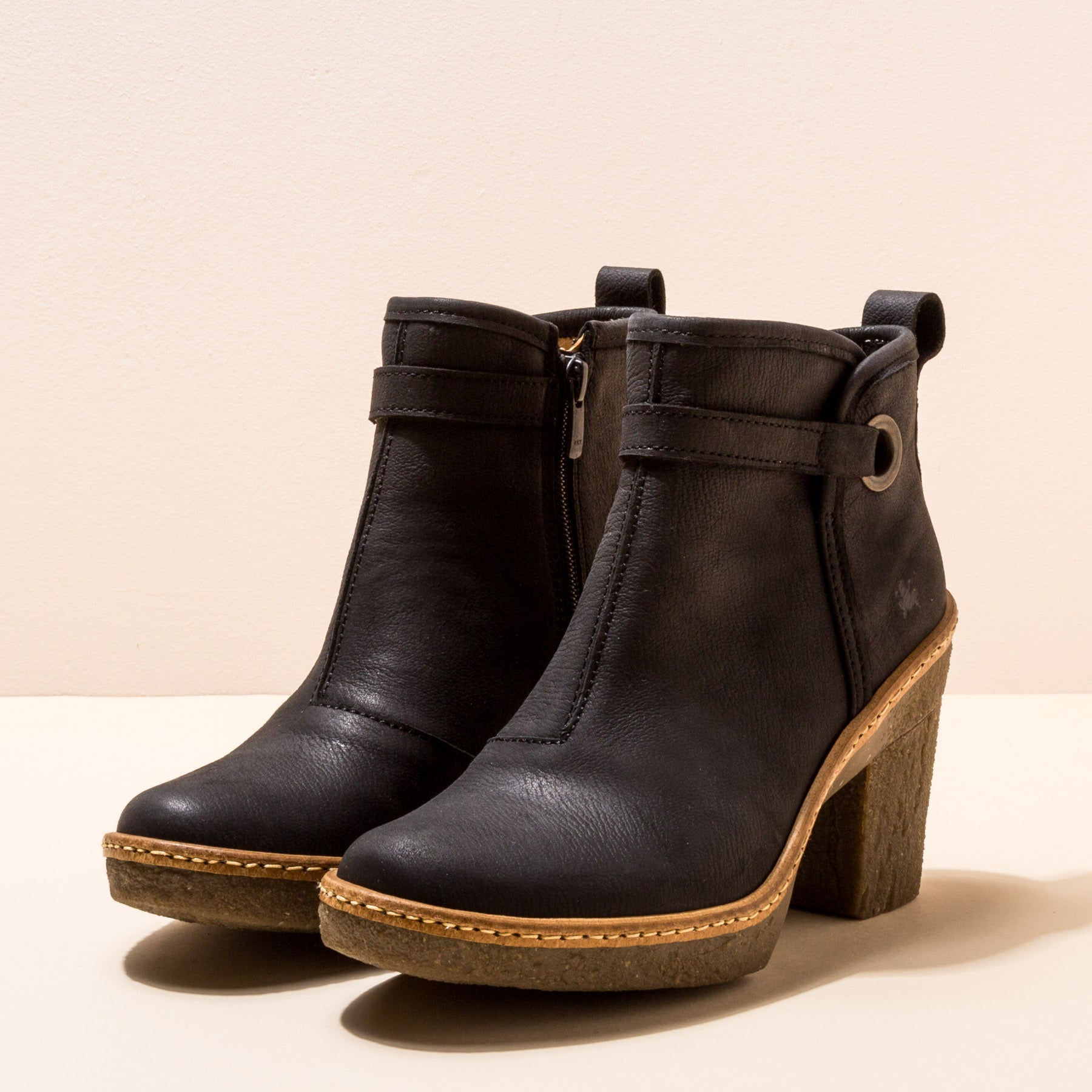 gid://shopify/Product/15699913048396_2
