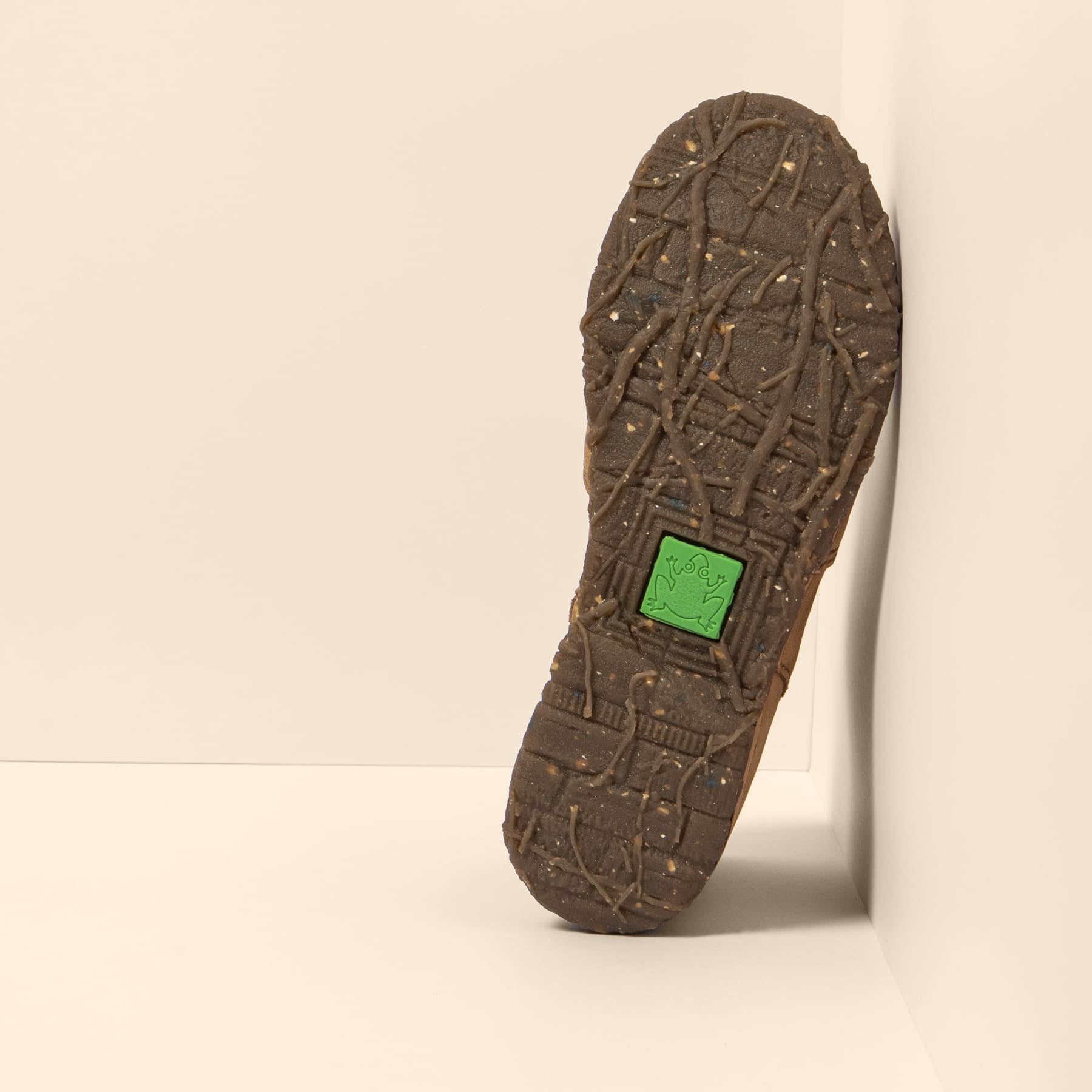 gid://shopify/Product/15700271989068_3