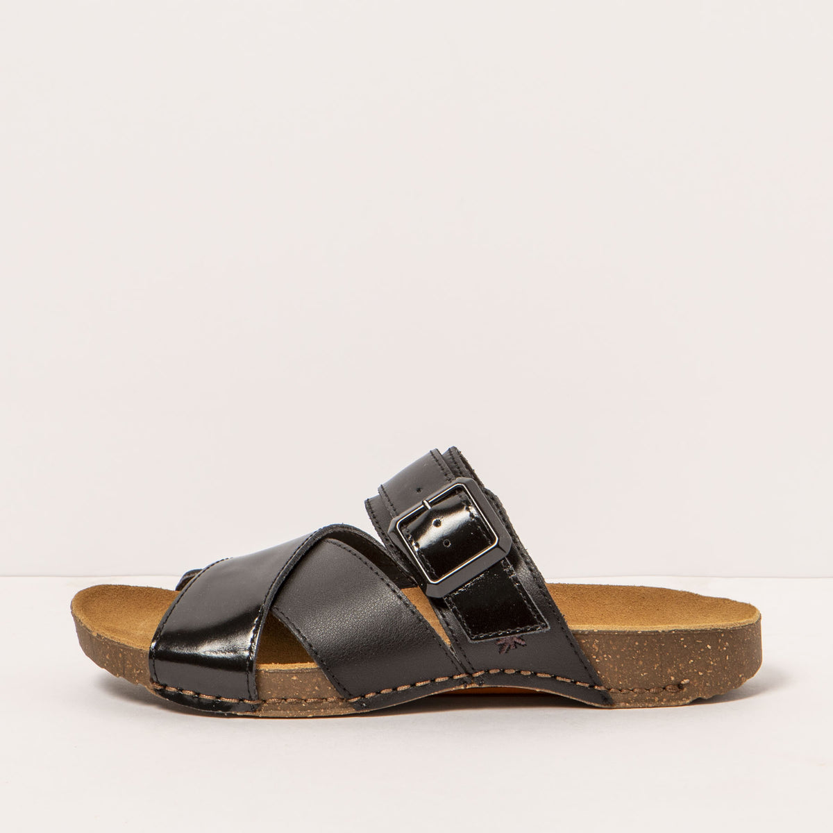 gid://shopify/Product/16171979538764_1