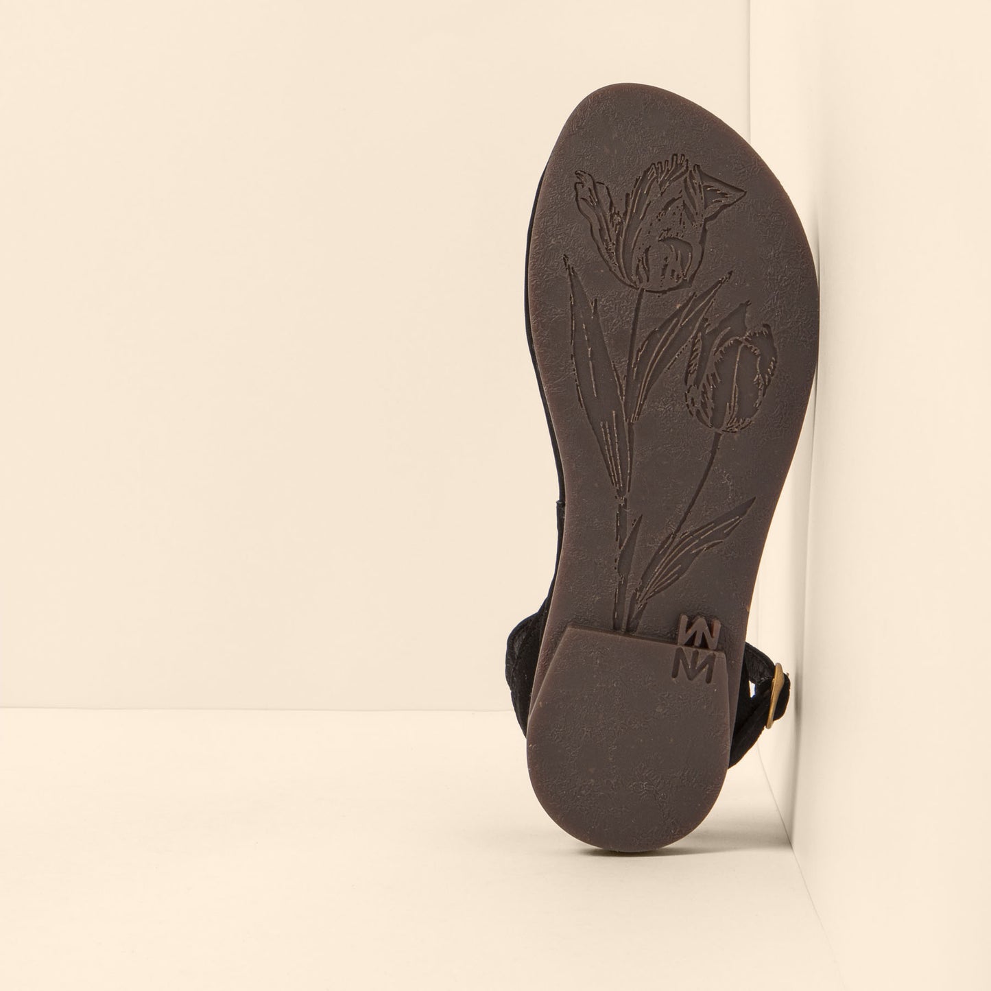 gid://shopify/Product/15700461453644_3